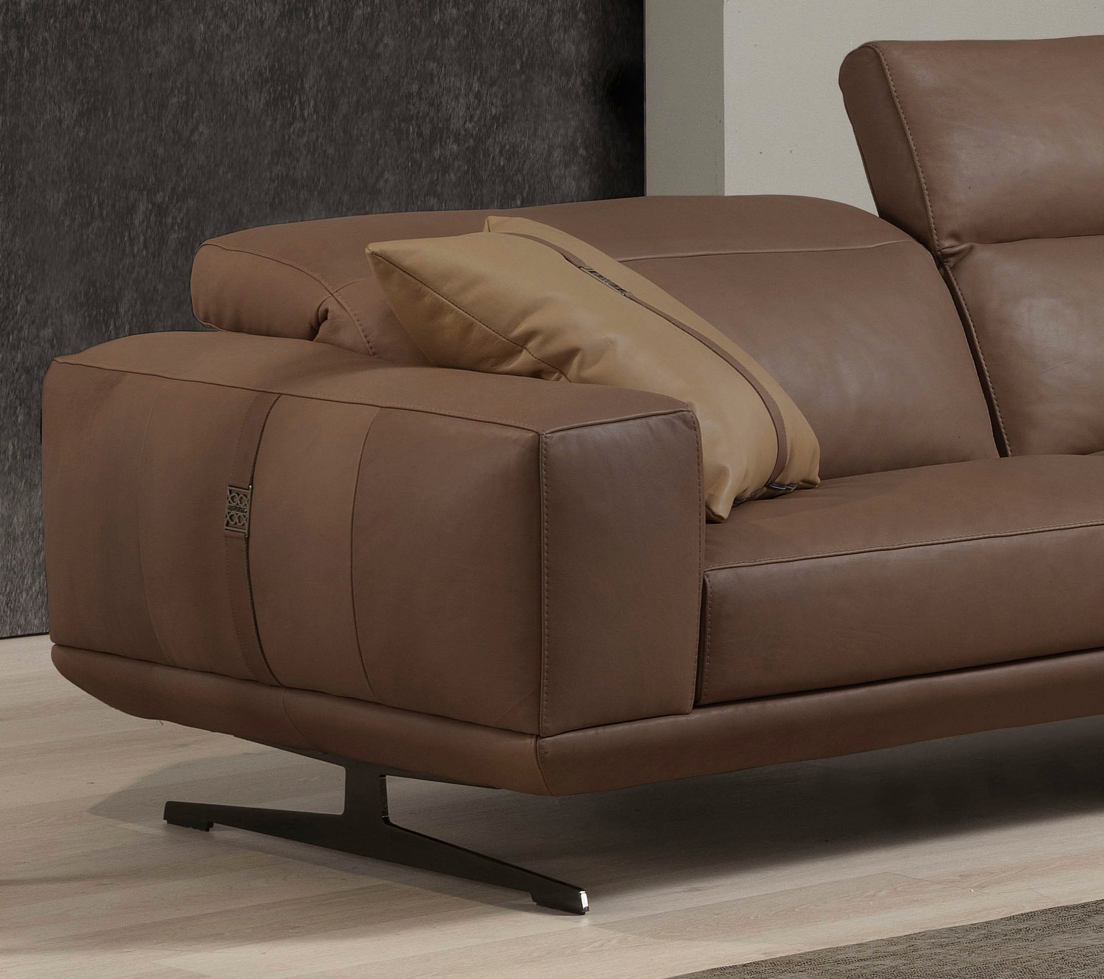 Egoitaliano 2,5-Sitzer »Gloria, super bequem und hochwertige Verarbeitung, edles Design«, beidseitig verstellbare Rückenelemente, mit Metallfüßen