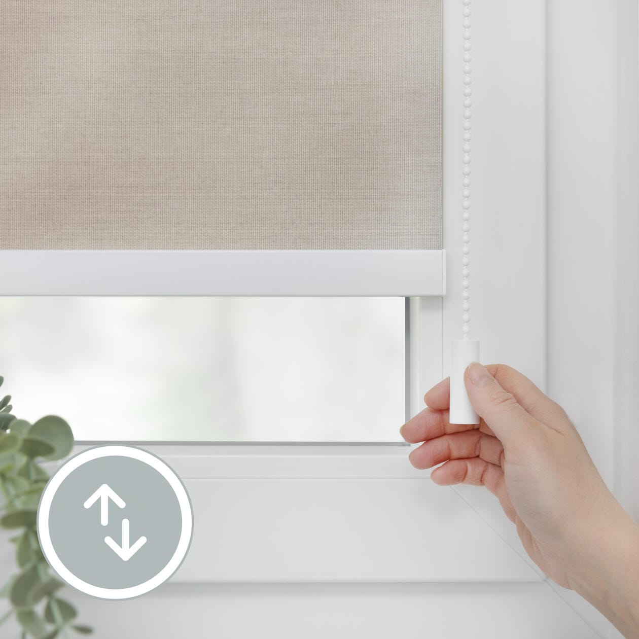 LICHTBLICK ORIGINAL Rollo »Klemmfix, ohne Bohren«, blickdicht, Blendschutz-Sichtschutz, mit Bohren/ohne Bohren, freihängend, Steuerbar mit Bluetooth-App, integrierter Elektromotor und Akku