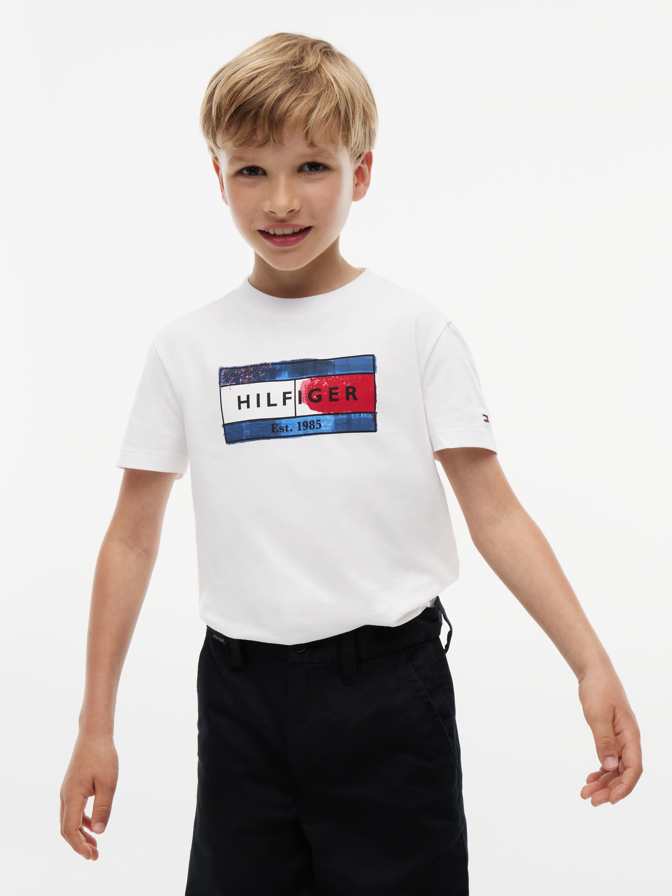 Tommy Hilfiger T-Shirt "HILFIGER FLAG GRAPHIC TEE" Rundhalsausschnitt, Regular Fit, Kinder bis 16 Jahre