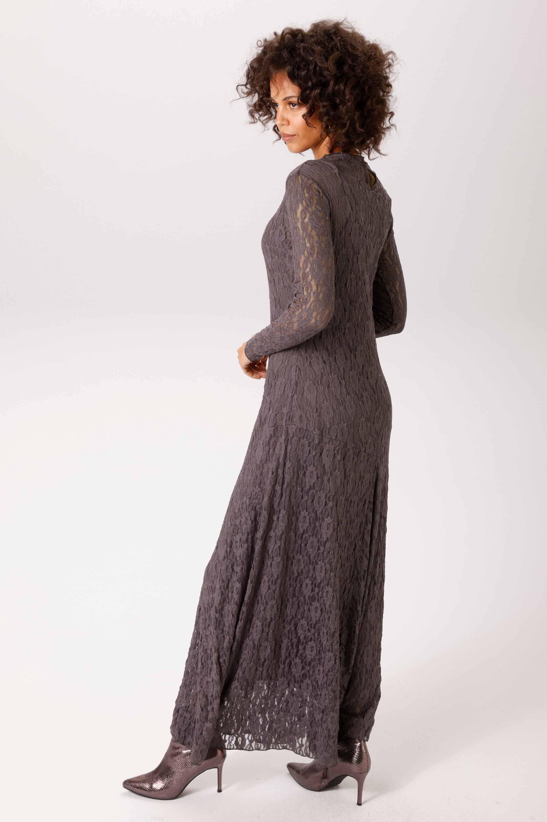 Aniston CASUAL Maxikleid aus zarter, elastischer Spitze - NEUE KOLLEKTION