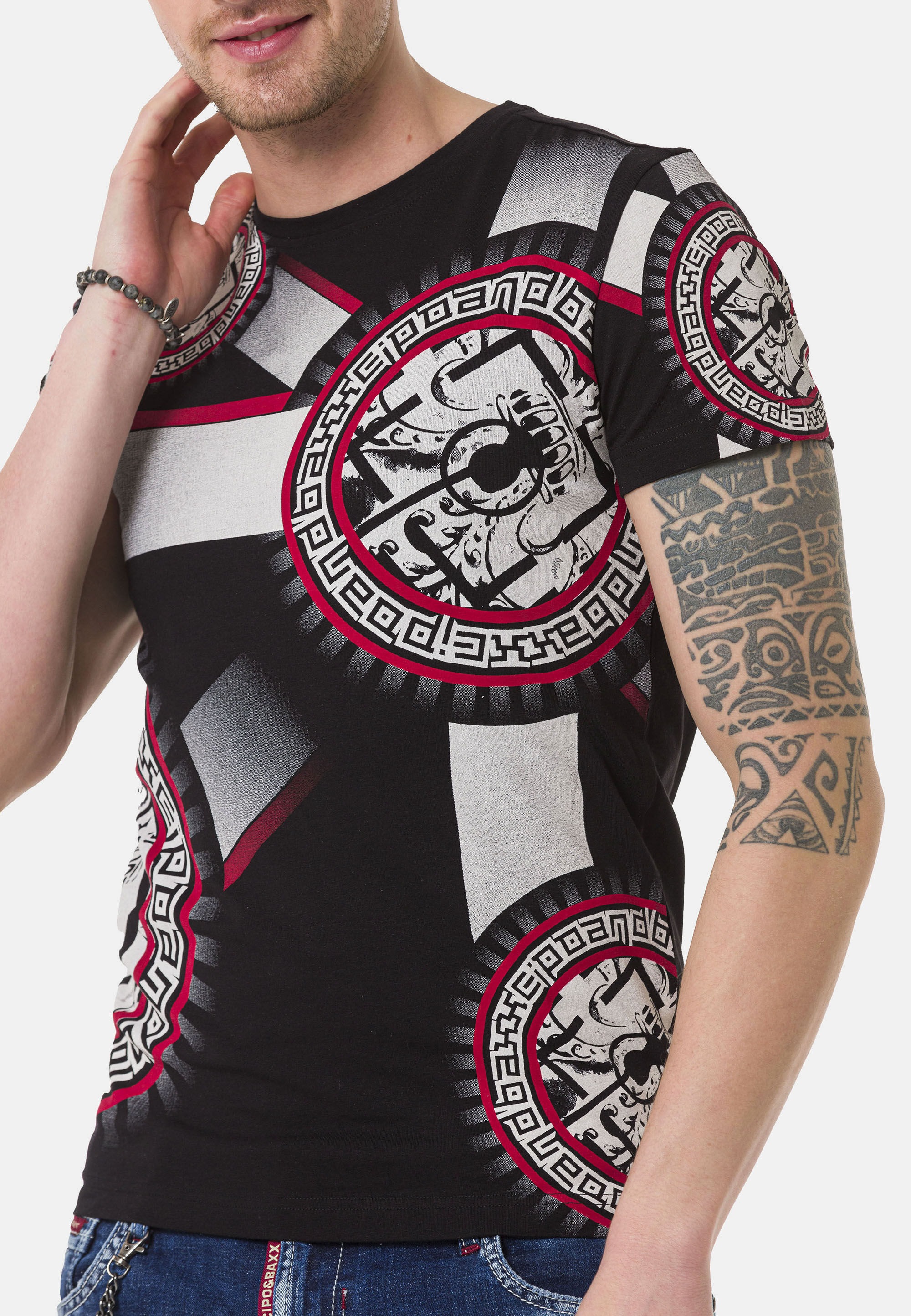 Cipo & Baxx T-Shirt »T-Shirt«, Frontprint mit verschiedenen Elementen