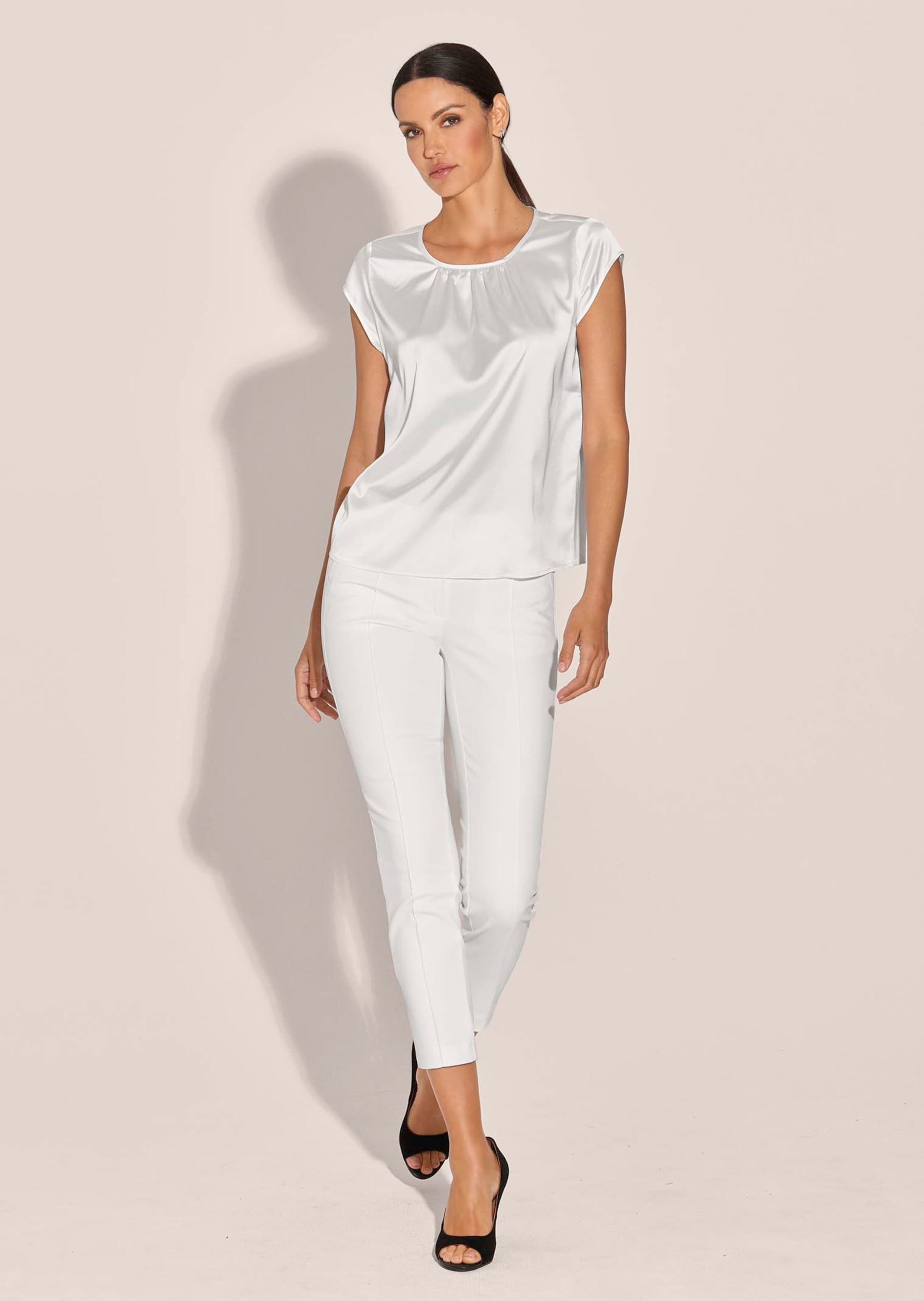 MADELEINE Shirtbluse »Blusenshirt Kurzes Satin-Shirt in trendstarker A-Linie«
