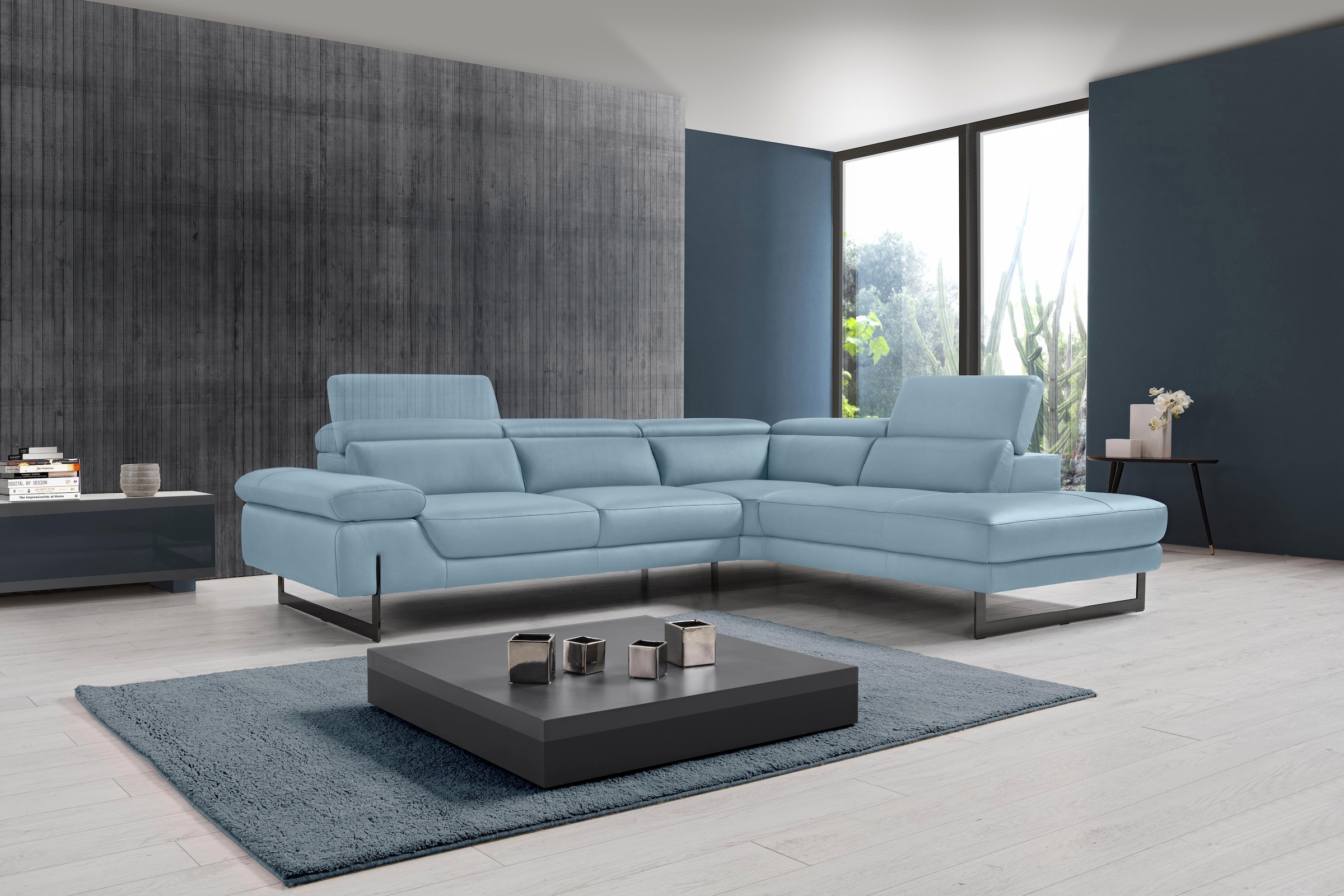 Egoitaliano Ecksofa »Queenie, extravagantes Sofa mit erstklassigem Sitzkomfort«, mit verstellbarer Armlehne und Kopfteilen für Wohlfühlkomfort