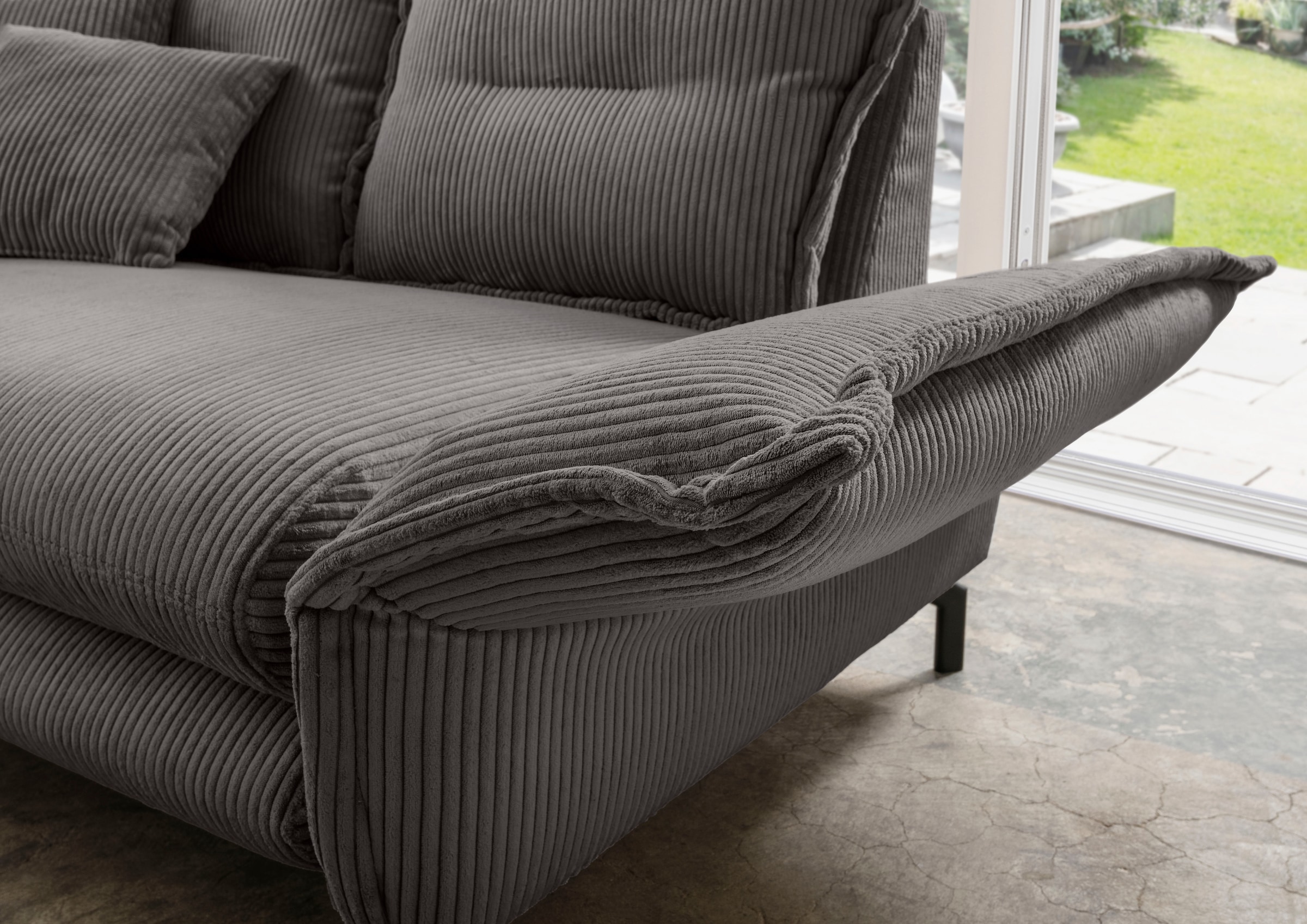 Home affaire Ecksofa »Lazio modern und bequem, schmale Armlehnen, tolle Detailverarbeitung« zwei verschiedene Fußfarben wählbar