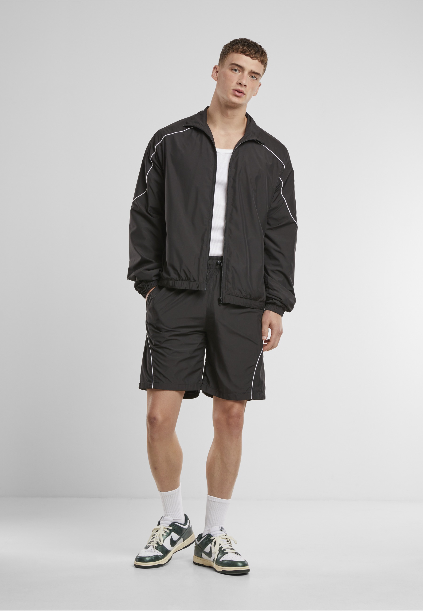 URBAN CLASSICS Shorts »Urban Classics Piped Panel Trackshorts«