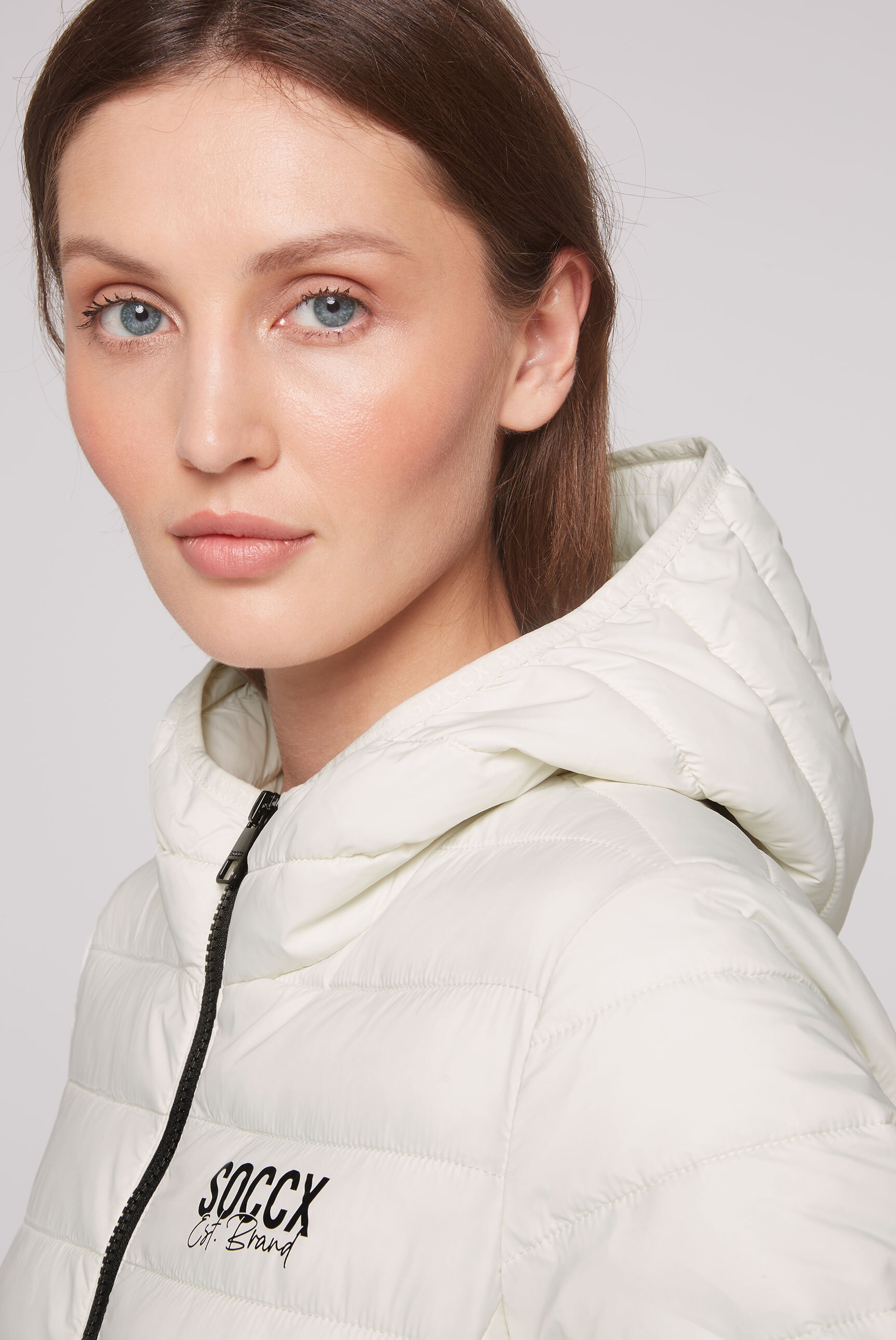SOCCX Outdoorjacke, mit Kapuze, mit elastischem Saumabschluss