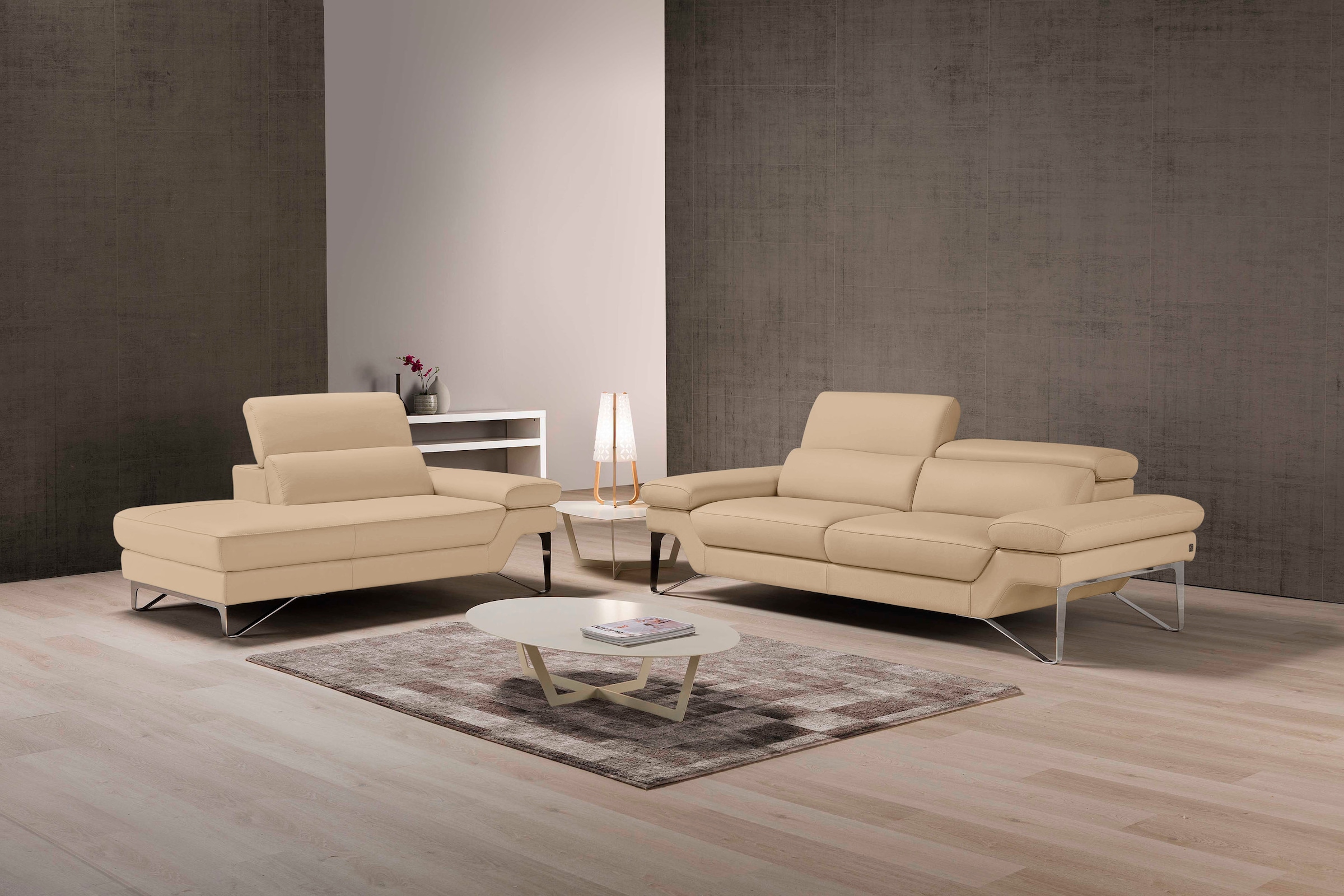 Egoitaliano Polstergarnitur "Princess Design und Sitzkomfort im Einklang, bequem und hochwertig" Set aus 2,5 Sitzer und freitehende Ottomane, Kopfstützen verstellbar