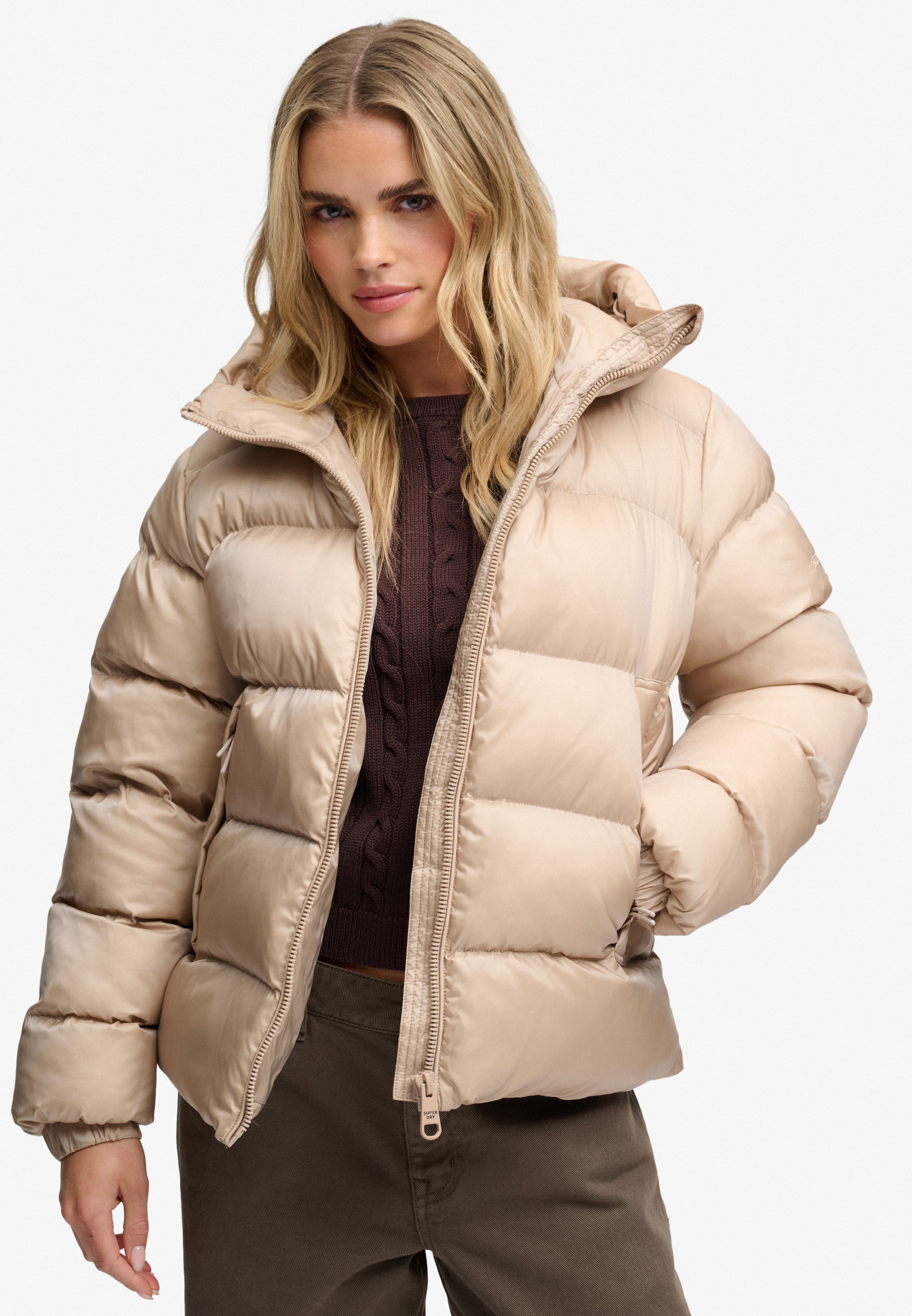 Superdry Steppjacke »HOODED SHINE PUFFER JACKET« mit Kapuze Kunstfaser, slim fit, in glänzender Optik