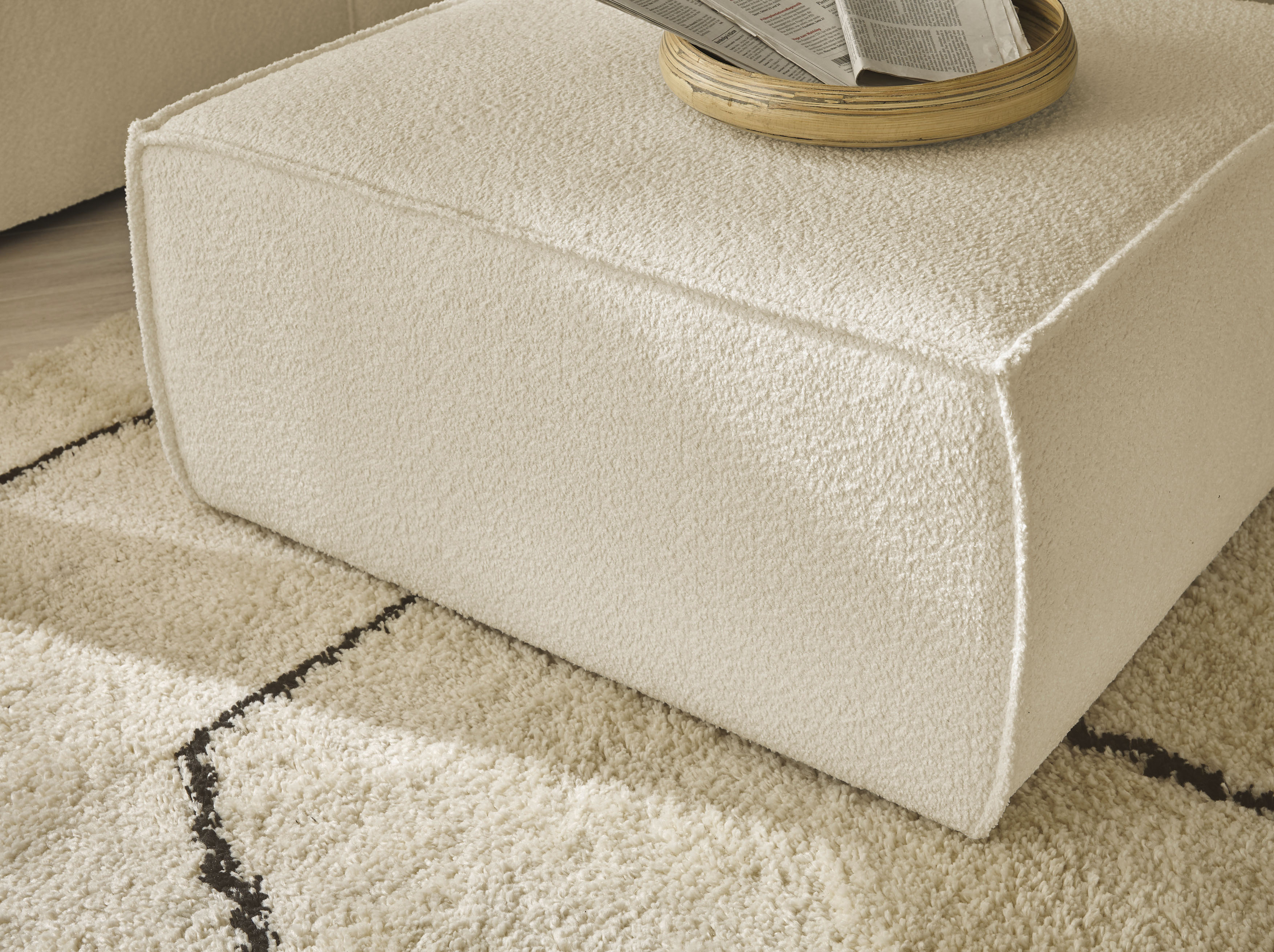 Thumbnail - OTTO home Hocker "FINNLEY, Polsterhocker in Bouclé, Struktur fein u. Mega Cord verfügbar" passend zum Loveseat der Serie...