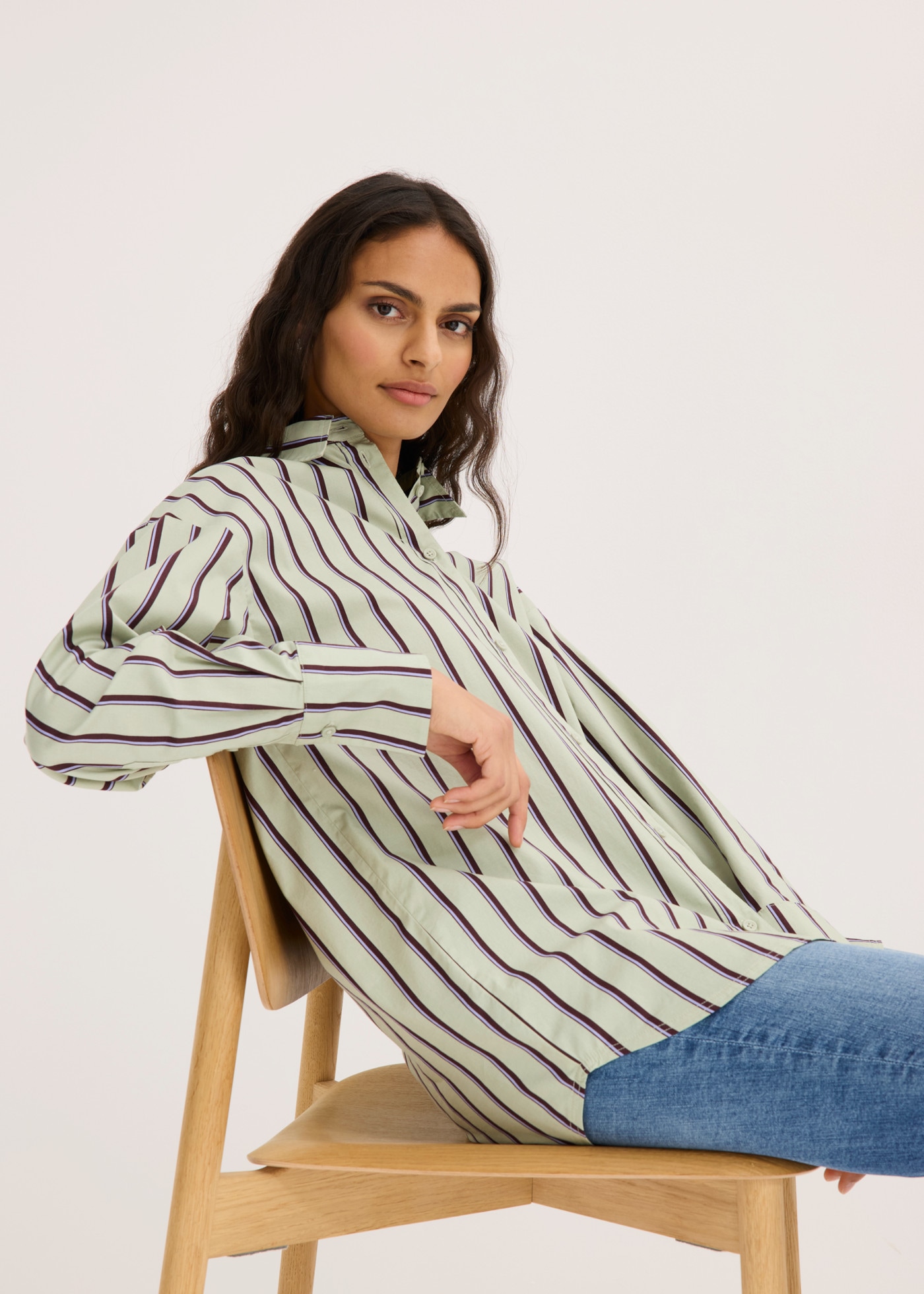 bonprix Hemdbluse Oversize-Passform, hüftbedeckende Länge, mit überschnittener Schulter