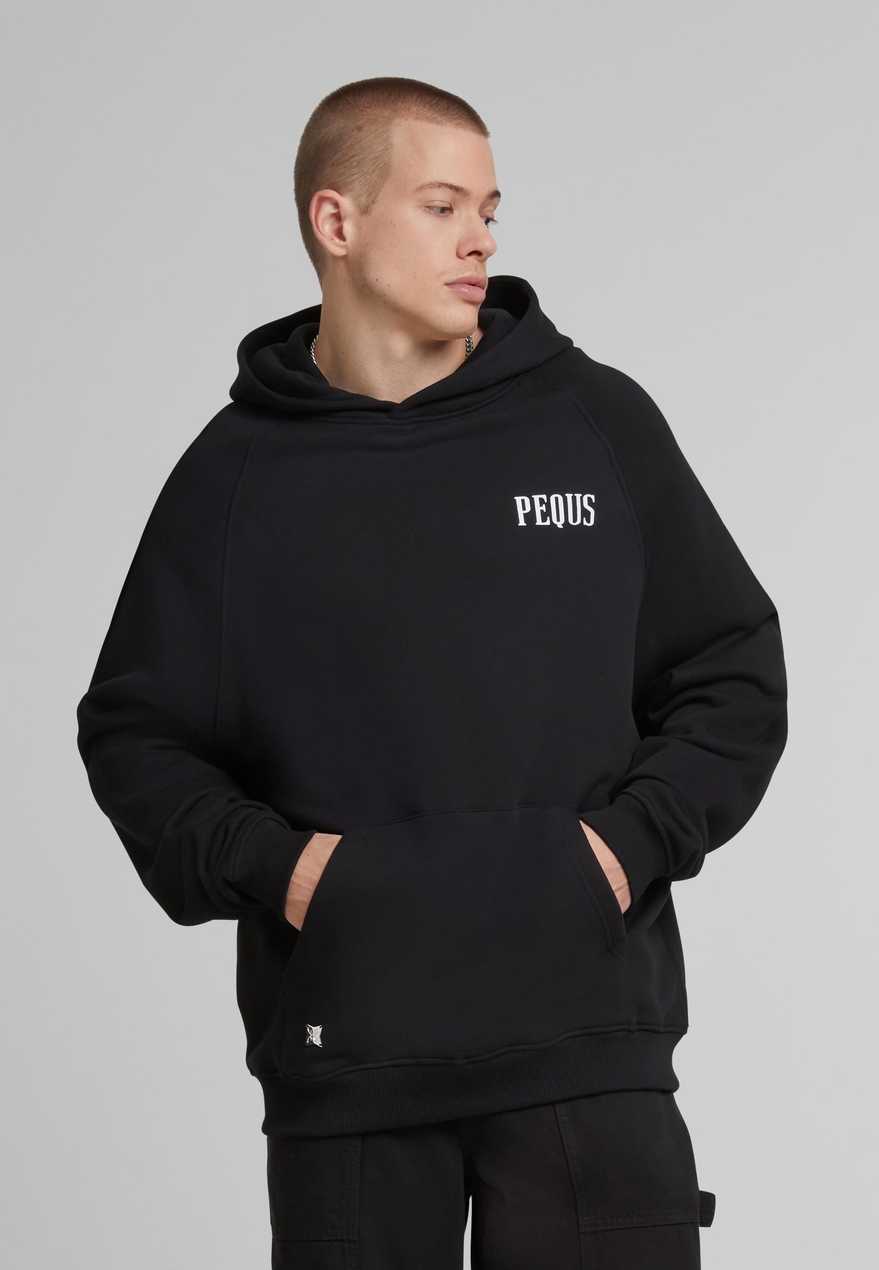 PEQUS Kapuzensweatshirt »PEQUS PEQUS Back Logo Hoodie«, 1 Stk.
