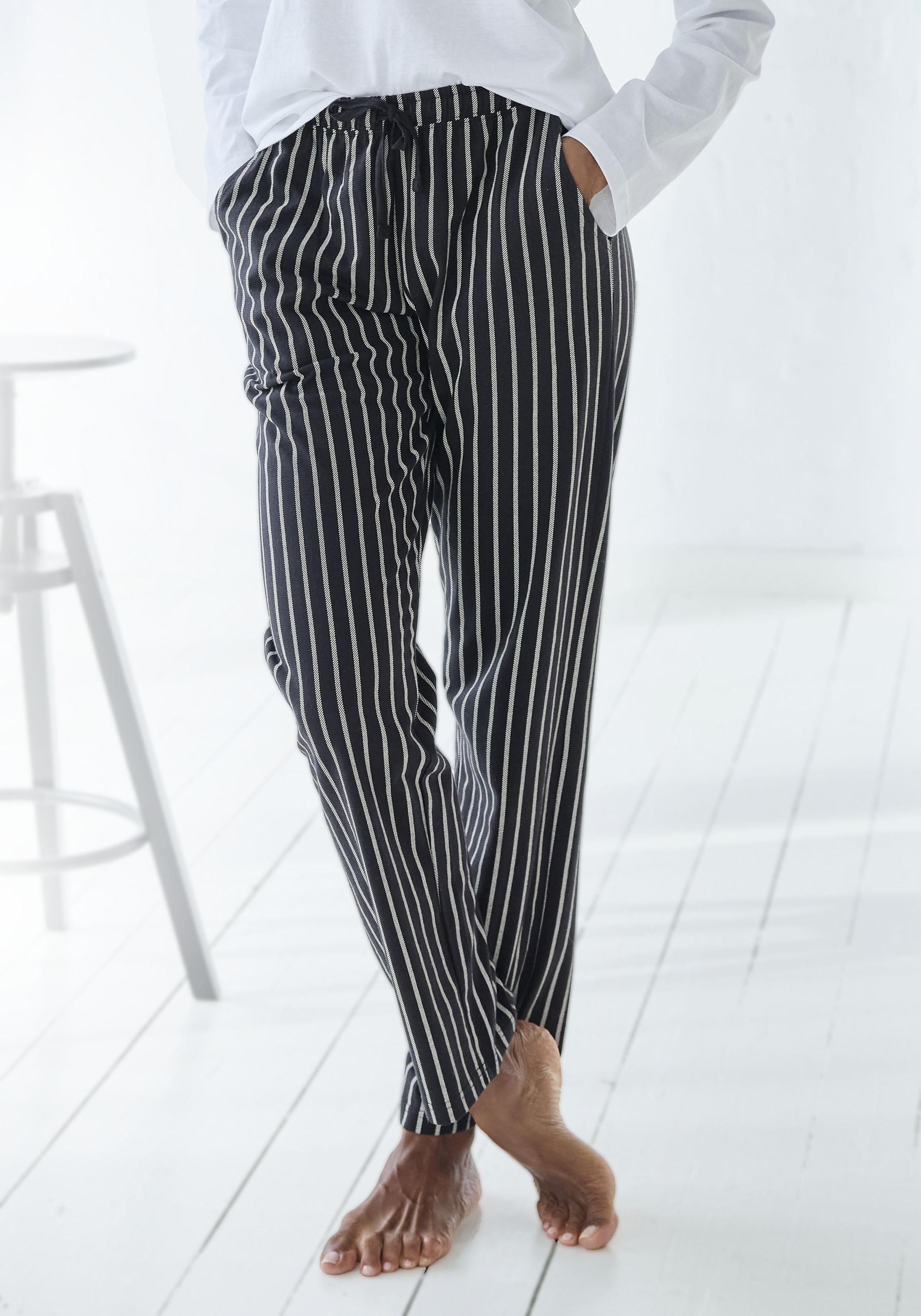 Vivance Dreams by Lascana Pyjamahose mit Schwarz-Weiß-Druck