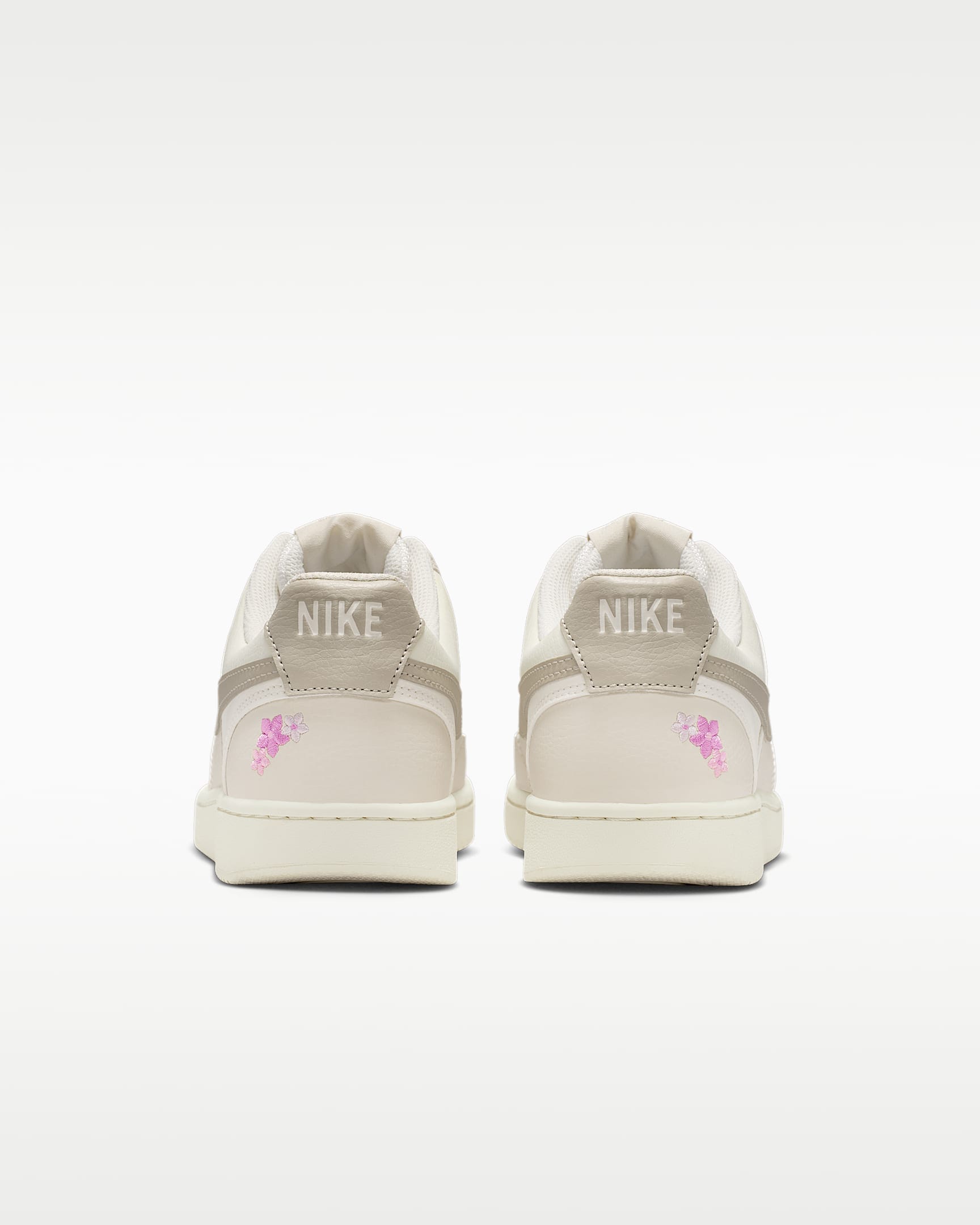 Nike Sportswear Sneaker »WMNS COURT VISION LOW SE«  inspiriert vom Design des Nike Air Force