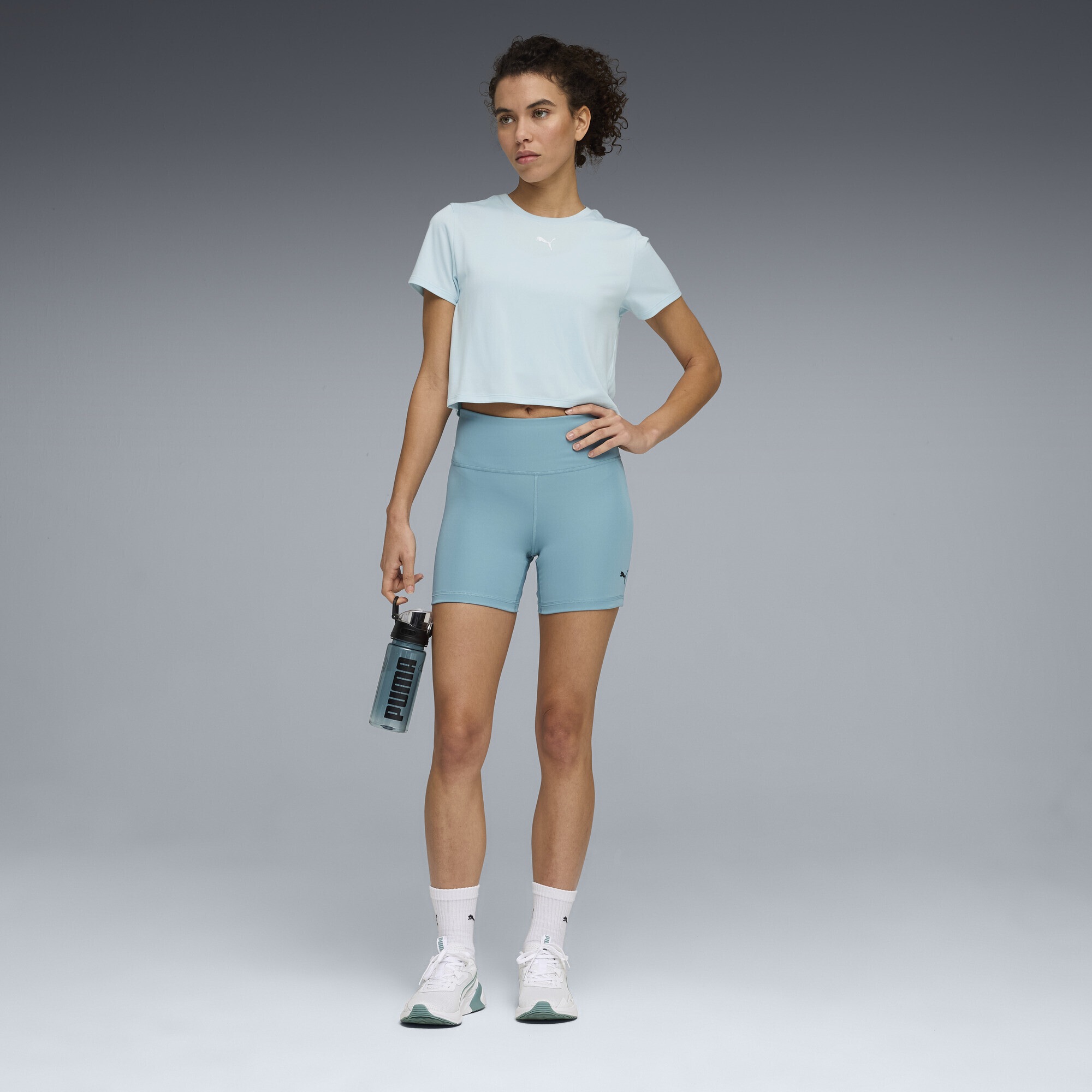 PUMA Trainingsshirt »TAD ESSENTIALS Kurzes figurbetontes T-Shirt Damen«