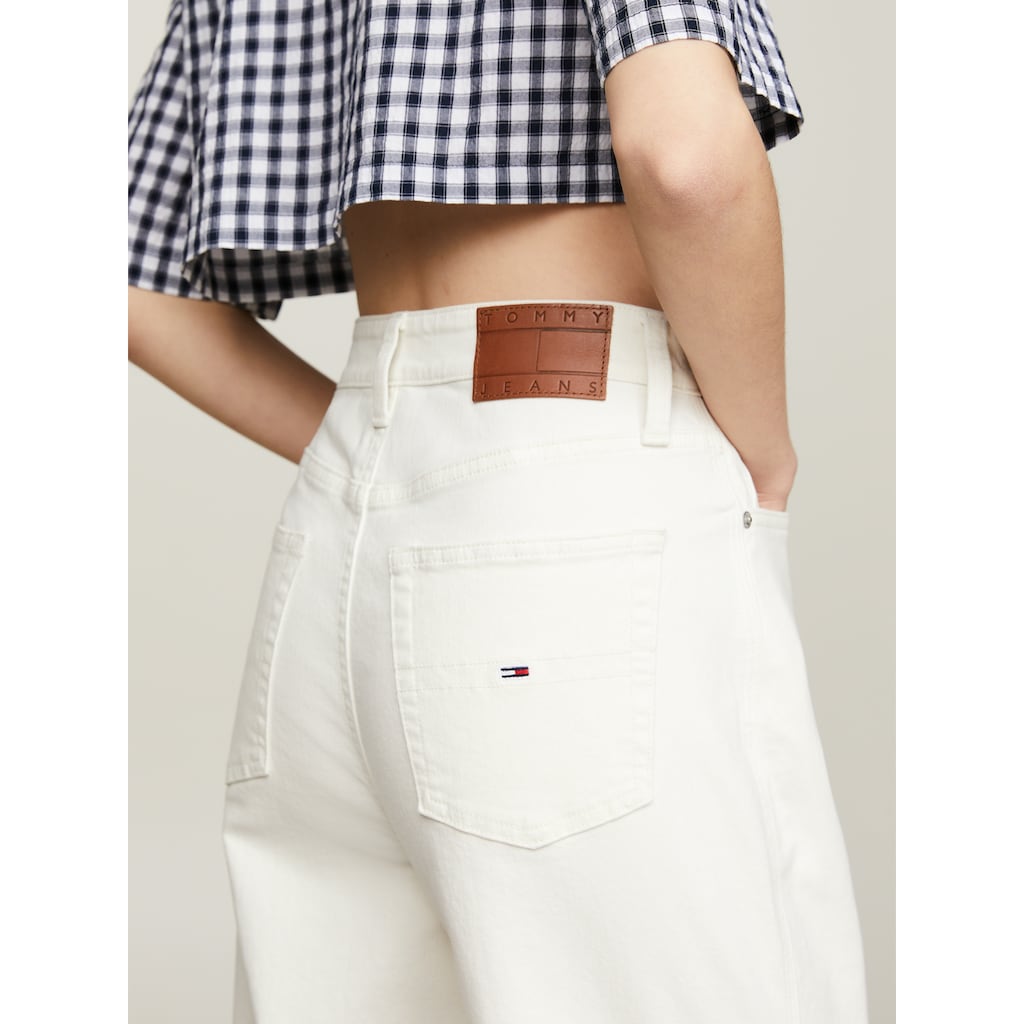 Tommy Jeans Weite Jeans »TJW GMD CLAIRE HR WIDE«, mit Tommy Jeans Logo-Flag