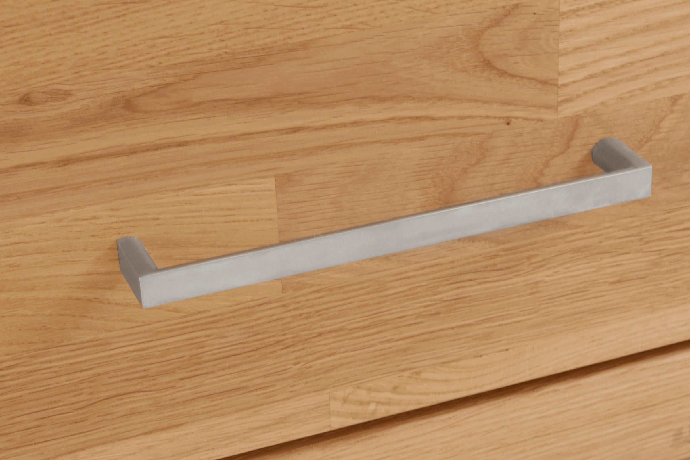 Home affaire Lowboard »Ribe,160cm breit, Fronten Massivholz,6 Fächer,Kabeldurchführung«, Korpus Holzwerkstoff,Glaseinsatz aus gehärtetem Glas,Böden versetzbar