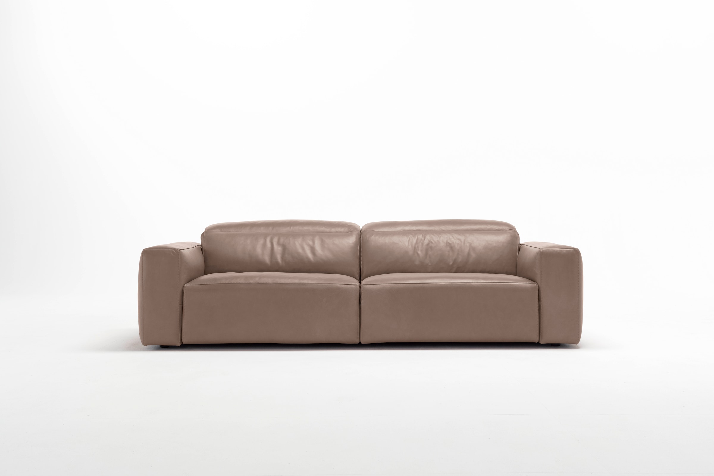 Egoitaliano 2,5-Sitzer "Beverly, Designsofa mit erstklassigem Sitzkomfort und tollen Details", Breite 242 cm, verstellba