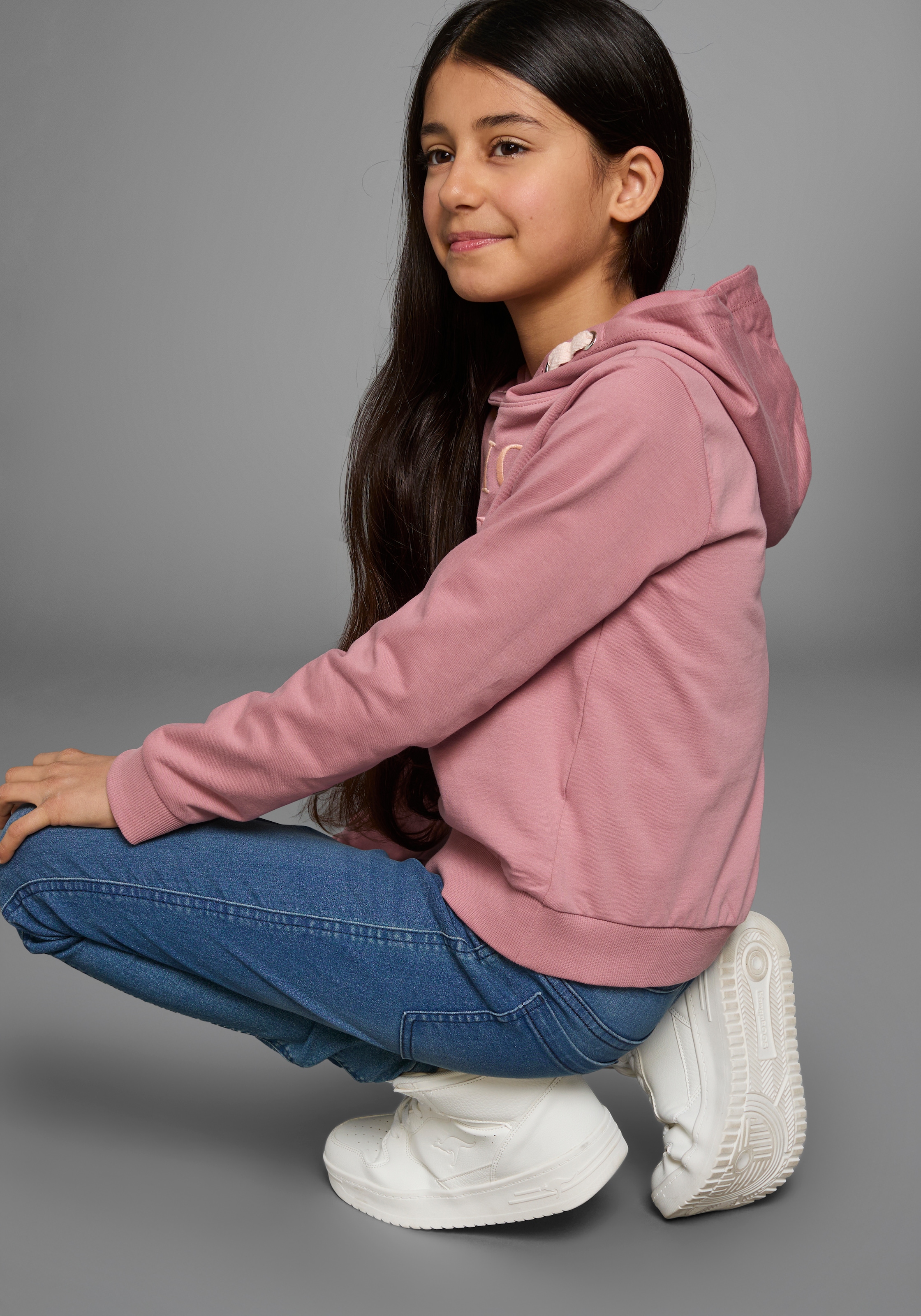 KIDSWORLD Kapuzensweatshirt »NYC Paris London«, Langarm, gerade Passform, bedruckt, Kapuze, aus Baumwolle