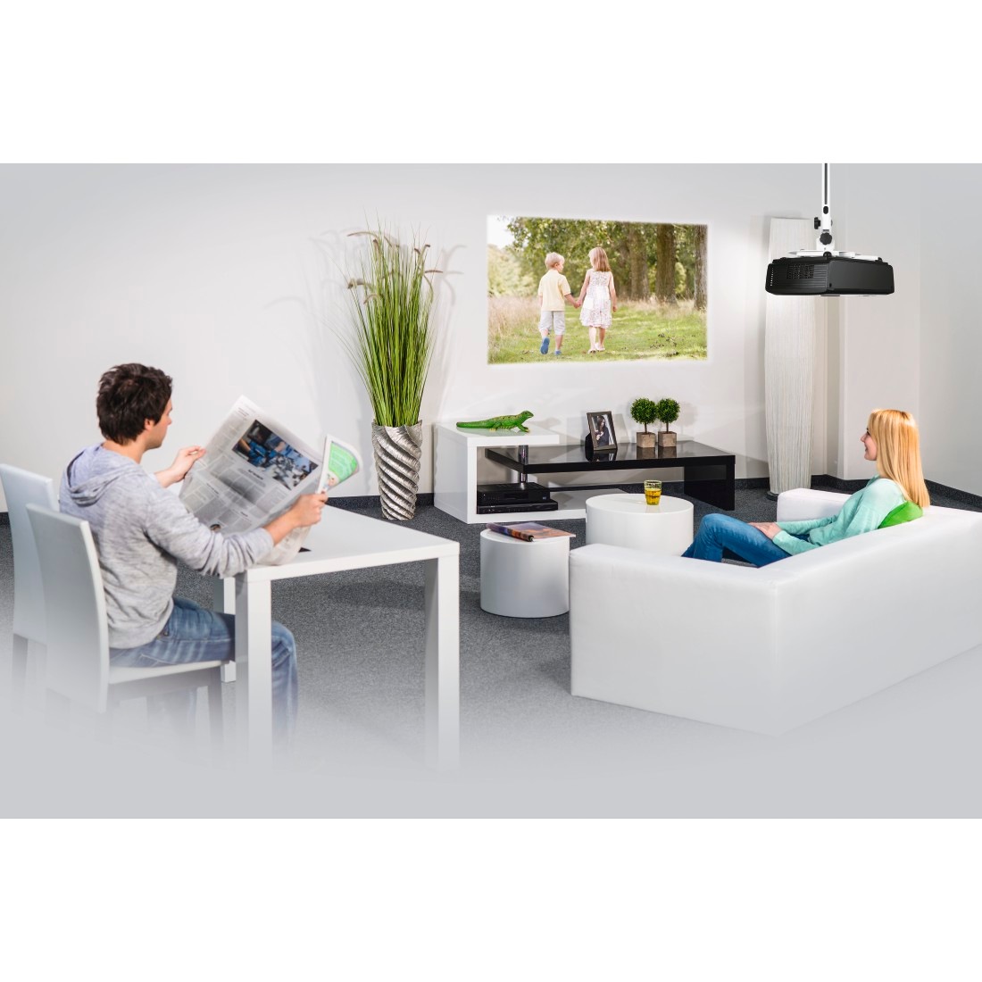 Hama Beamer-Deckenhalterung »Deckenhalterung für Beamer und Projektoren, Wandhalterung, Farbe weiß«, 360° schwenkbar, höhenverstellbar, Traglast 15 kg, Stahlblech
