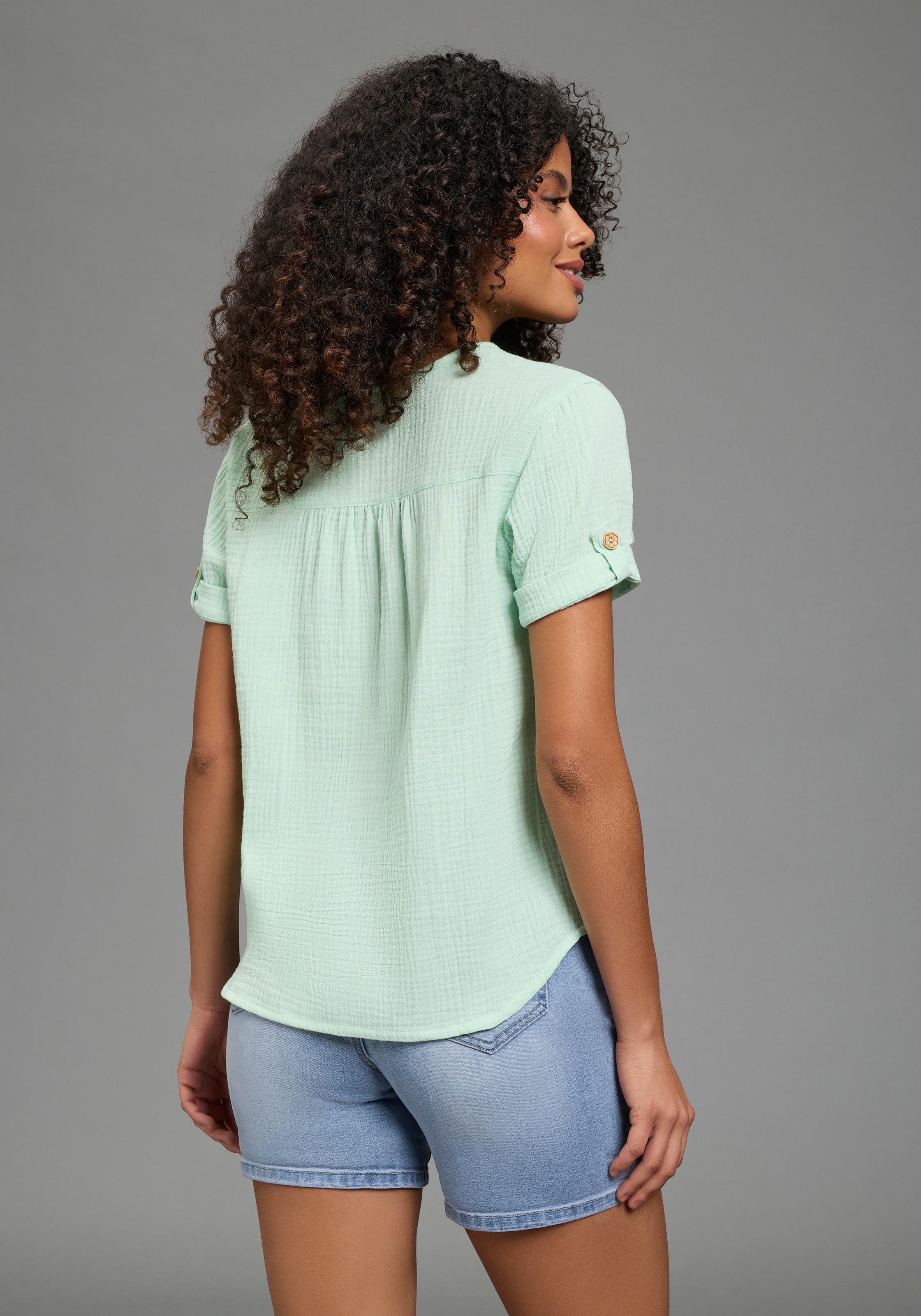 KangaROOS Kurzarmbluse Kurzarm mit Aufschlag und Riegel, Rundhalsausschnitt günstig online kaufen