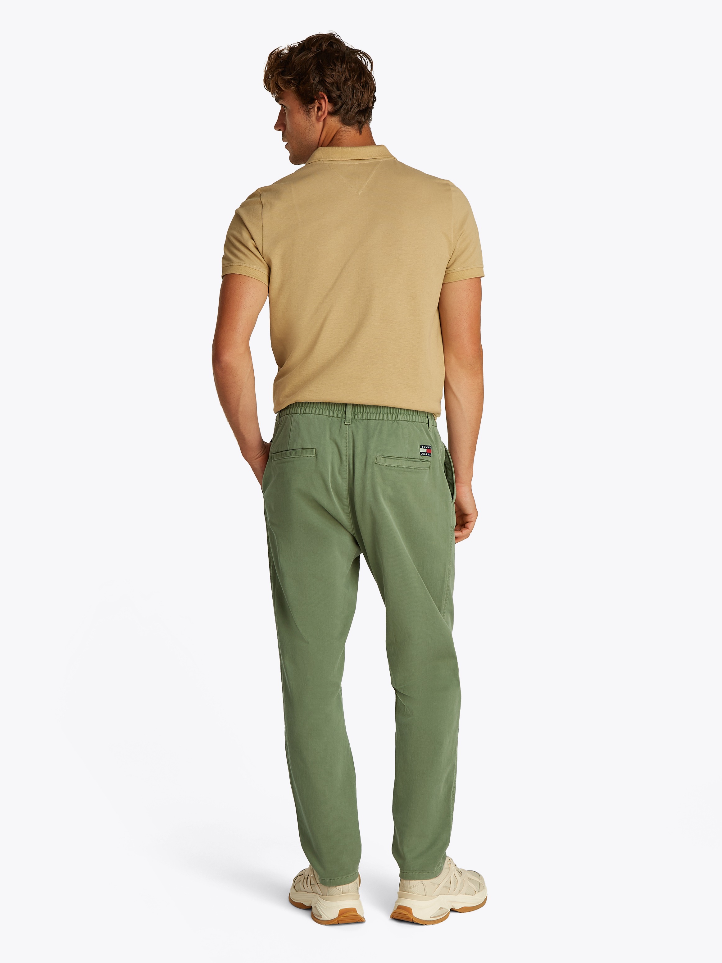 Tommy Jeans Chinohose »TJM CASUAL ELASTICATED PANT«, mit Bundfalten