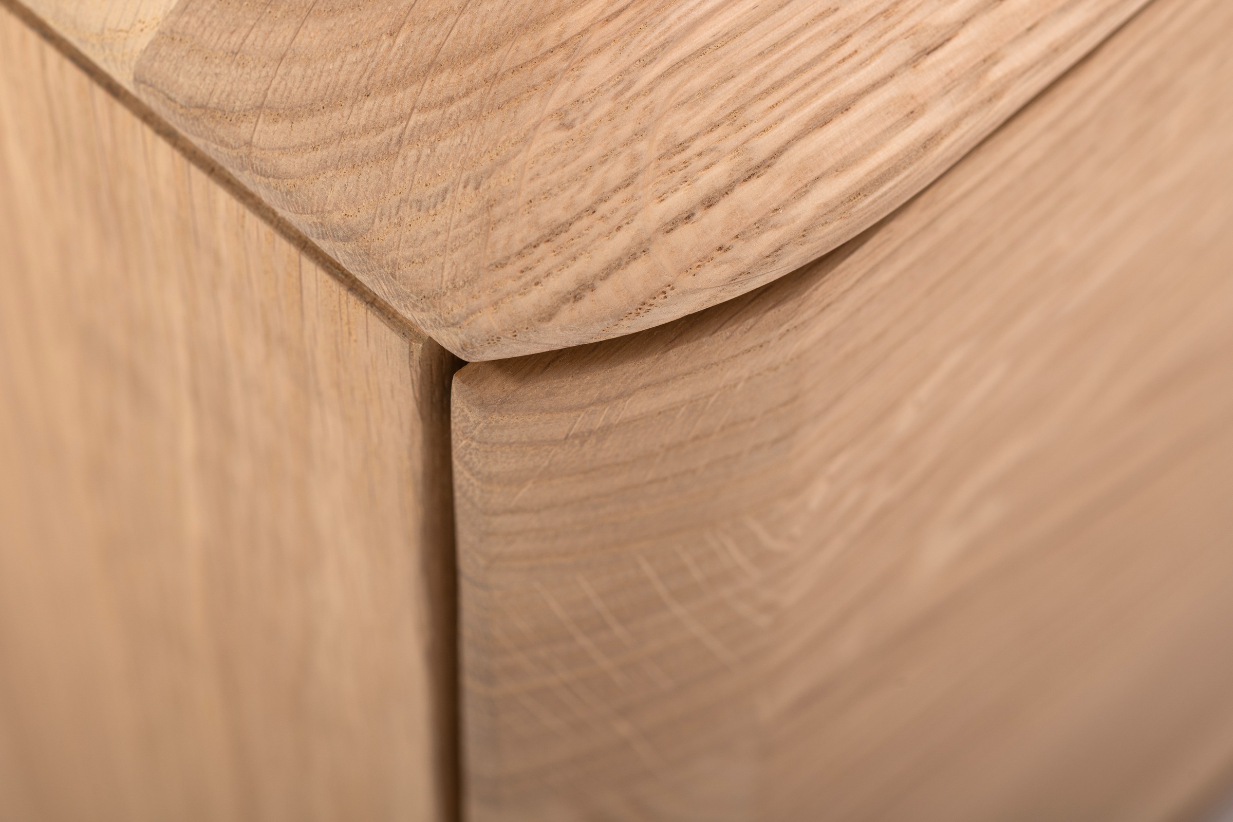 whiteoak Lowboard »Malin«, Eichenholz, Push-to-Open Funktion, verschiedene Farbvarianten