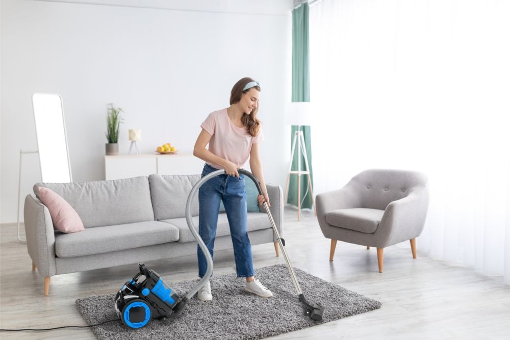 Medion® Bodenstaubsauger »P4000 (MD 11906), 8.000 Pa Saugleistung, 4,3L, Multizyklon-Technologie«, 900 W, beutellos, 11 Meter Kabellänge, HEPA 13 Filter, 75 dB, integriertes Zubehör