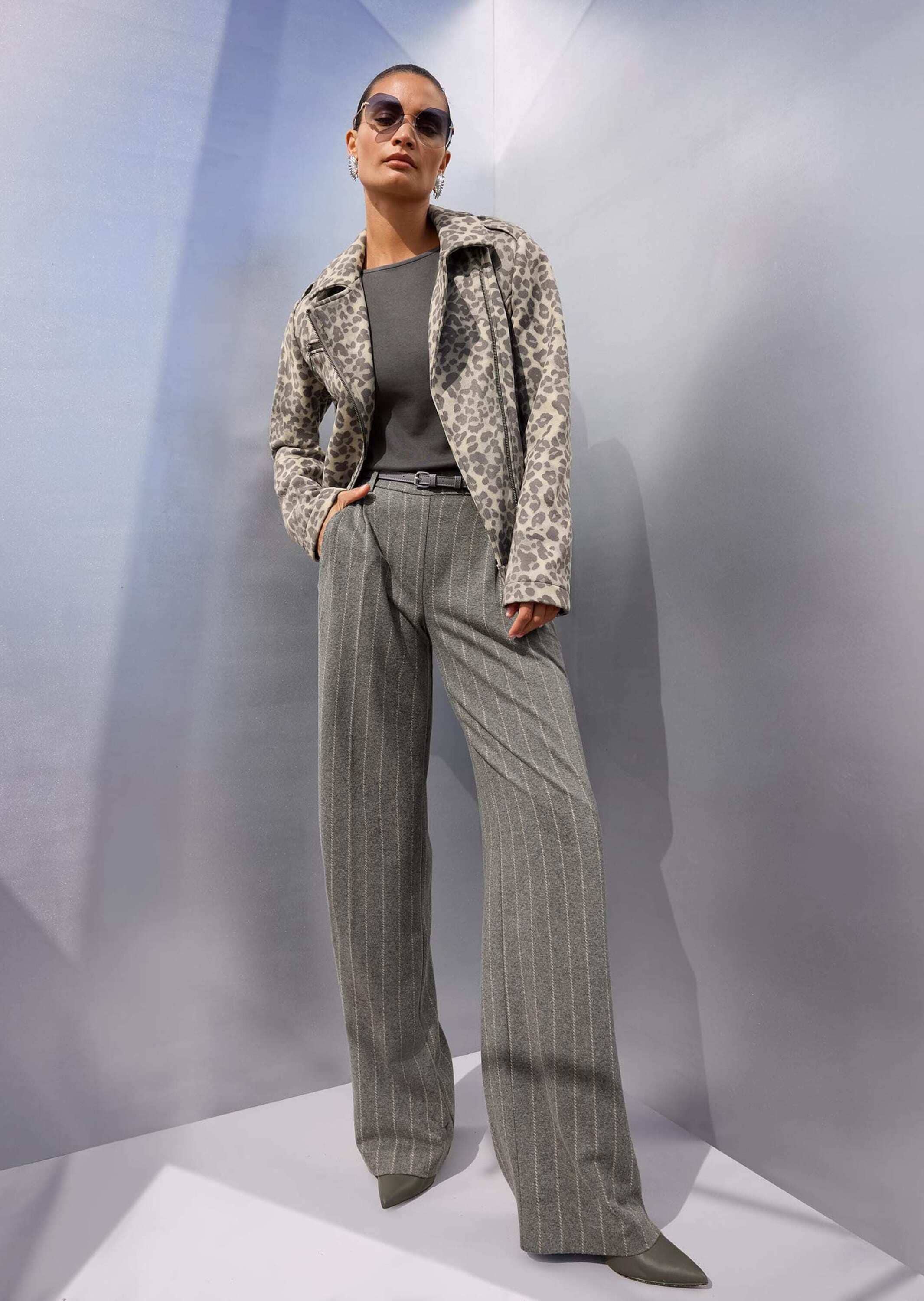 MADELEINE Bundfaltenhose »Hose Bundfaltenhose mit Nadelstreifen«