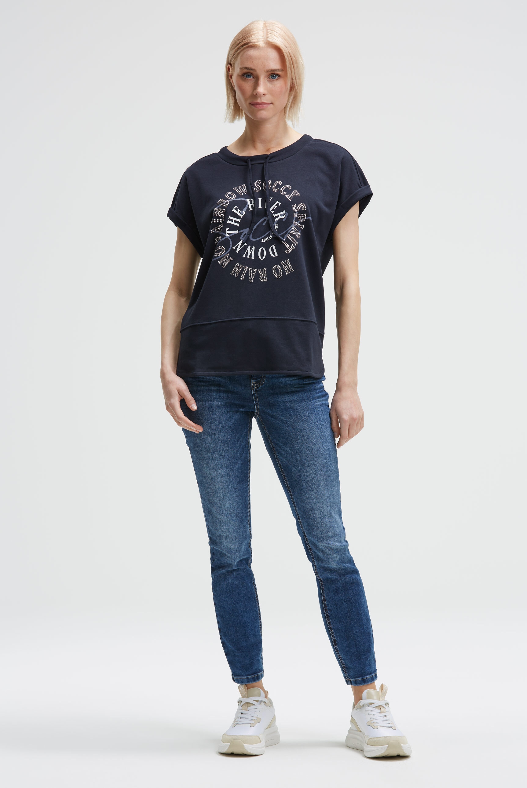 SOCCX Rundhalsshirt mit Seitenschlitze