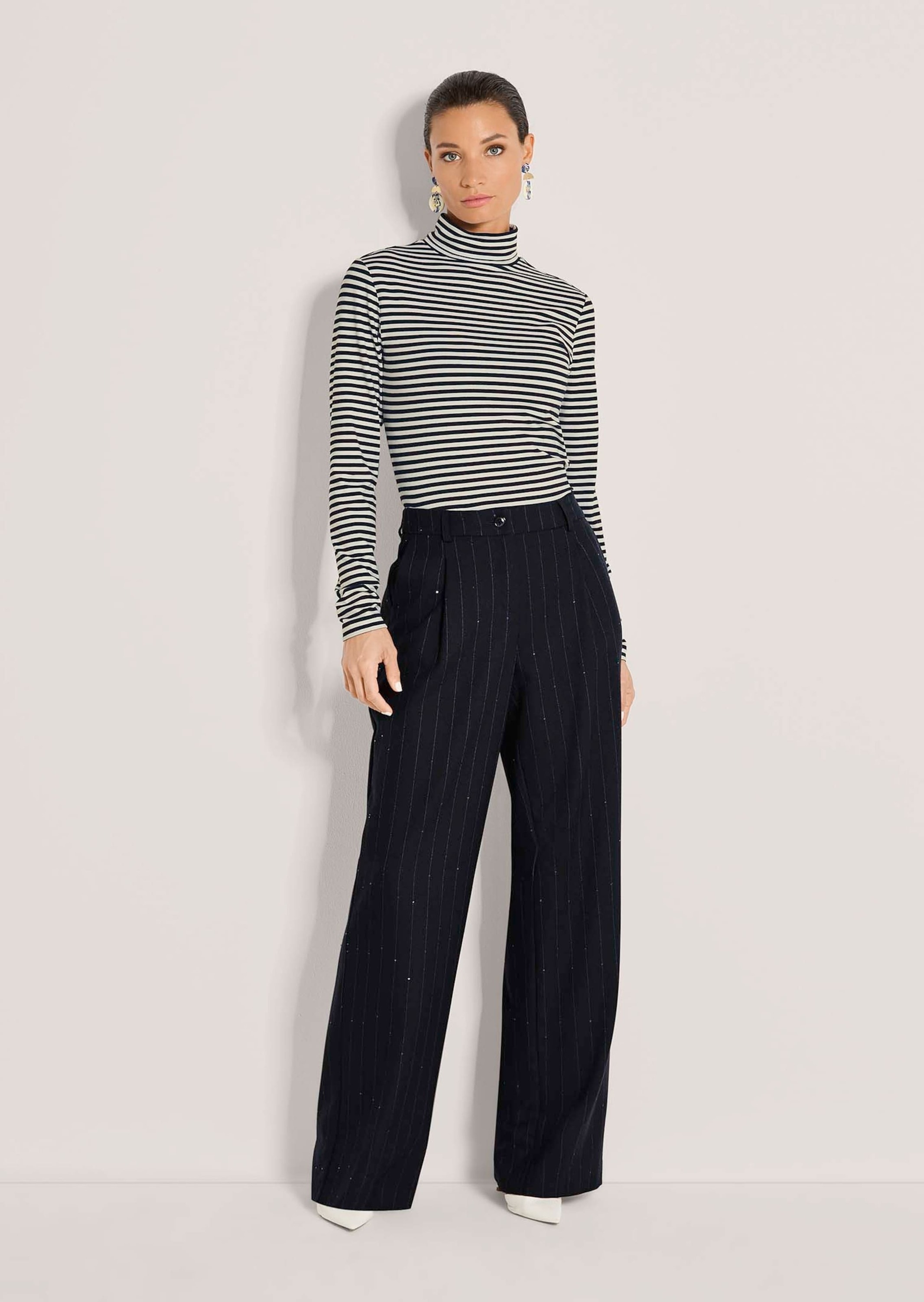 MADELEINE Bundfaltenhose »Hose Nadelstreifenhose mit Pailletten«