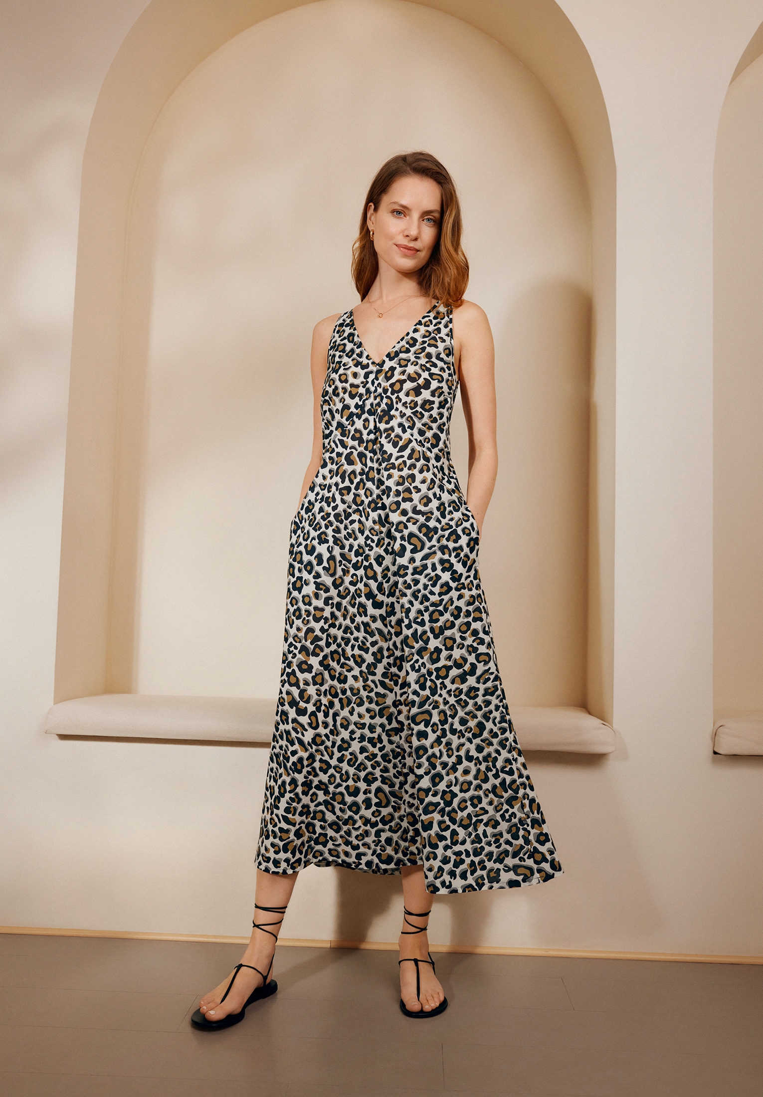 Vera Mont Sommerkleid »Vera Mont Sommerkleid ohne Verschluss«, Form