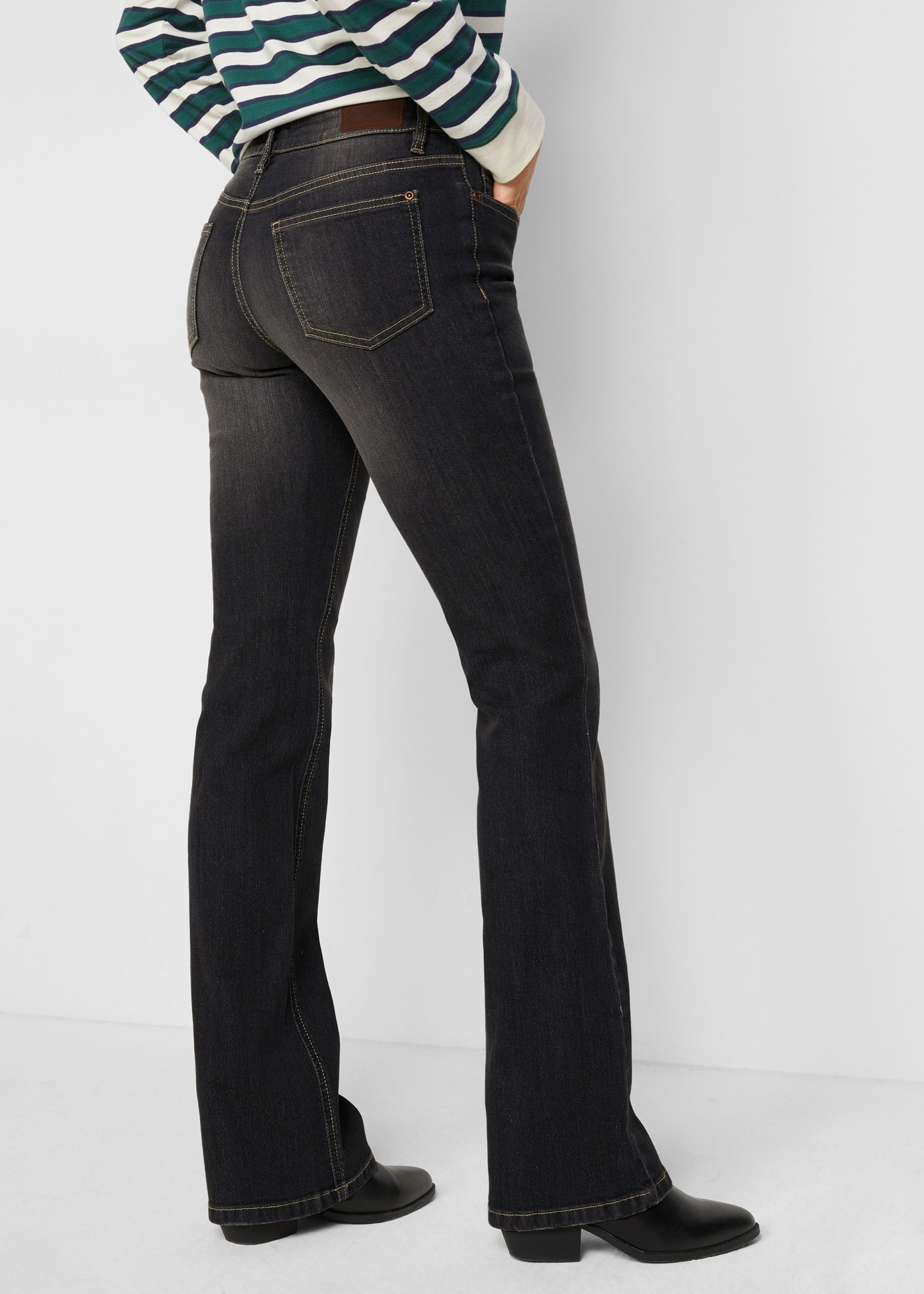 bonprix Bootcut-Jeans "Bootcut Jeans Mid Waist, Komfort-Stretch" Slim Fit P günstig online kaufen