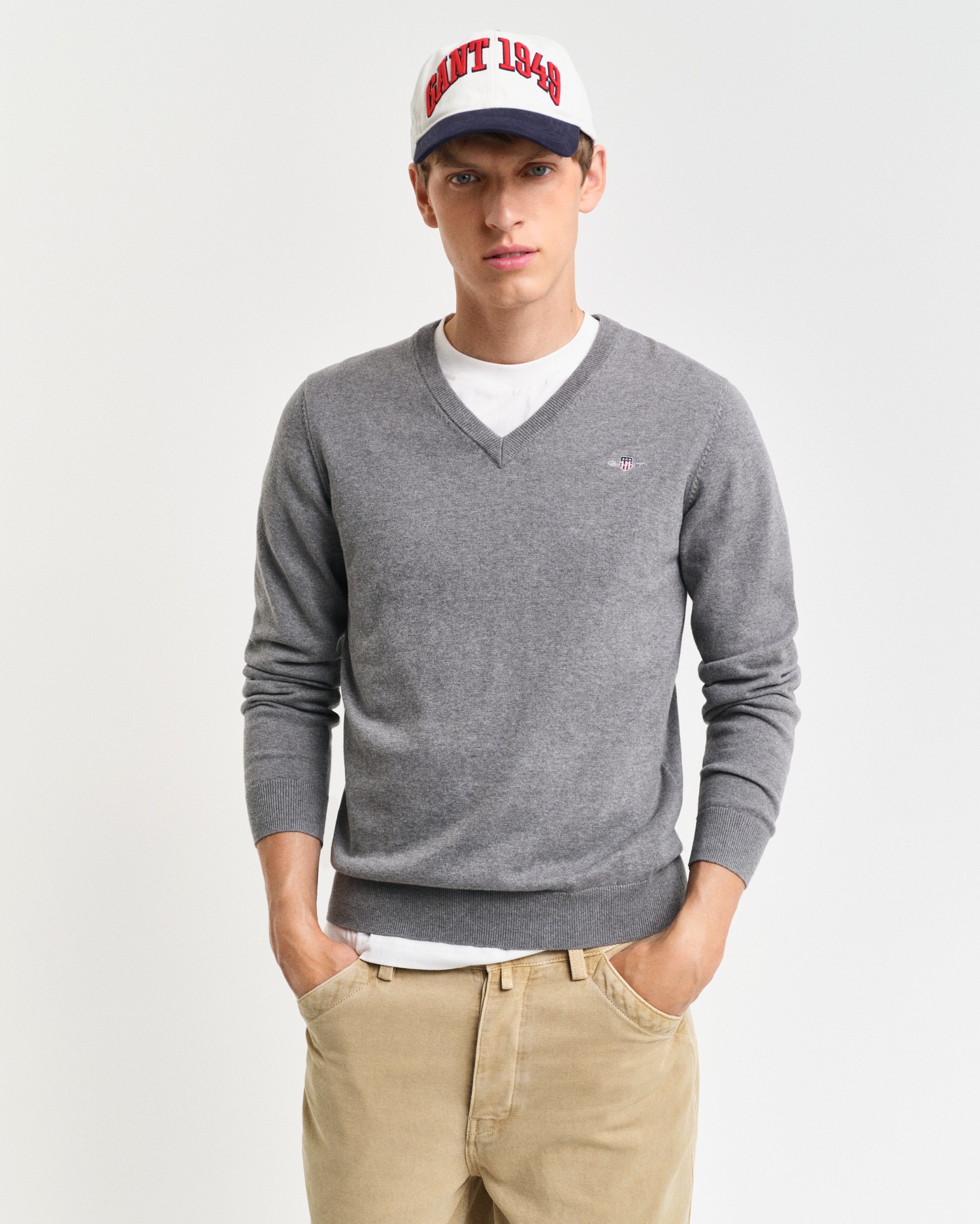 Thumbnail - Gant V-Ausschnitt-Pullover "Classic Cotton V-Neck", Premium Strickjersey aus weicher 100% Baumwolle, Übergangspullover