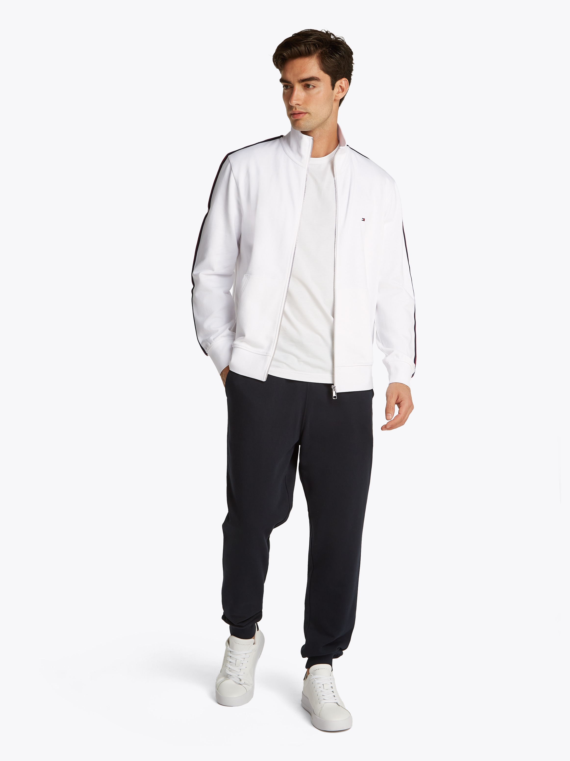 Tommy Hilfiger Sweatjacke »GLOBAL STRIPE STAND COLLAR«, mit Streifen in Tommy Farbe am Ärmel
