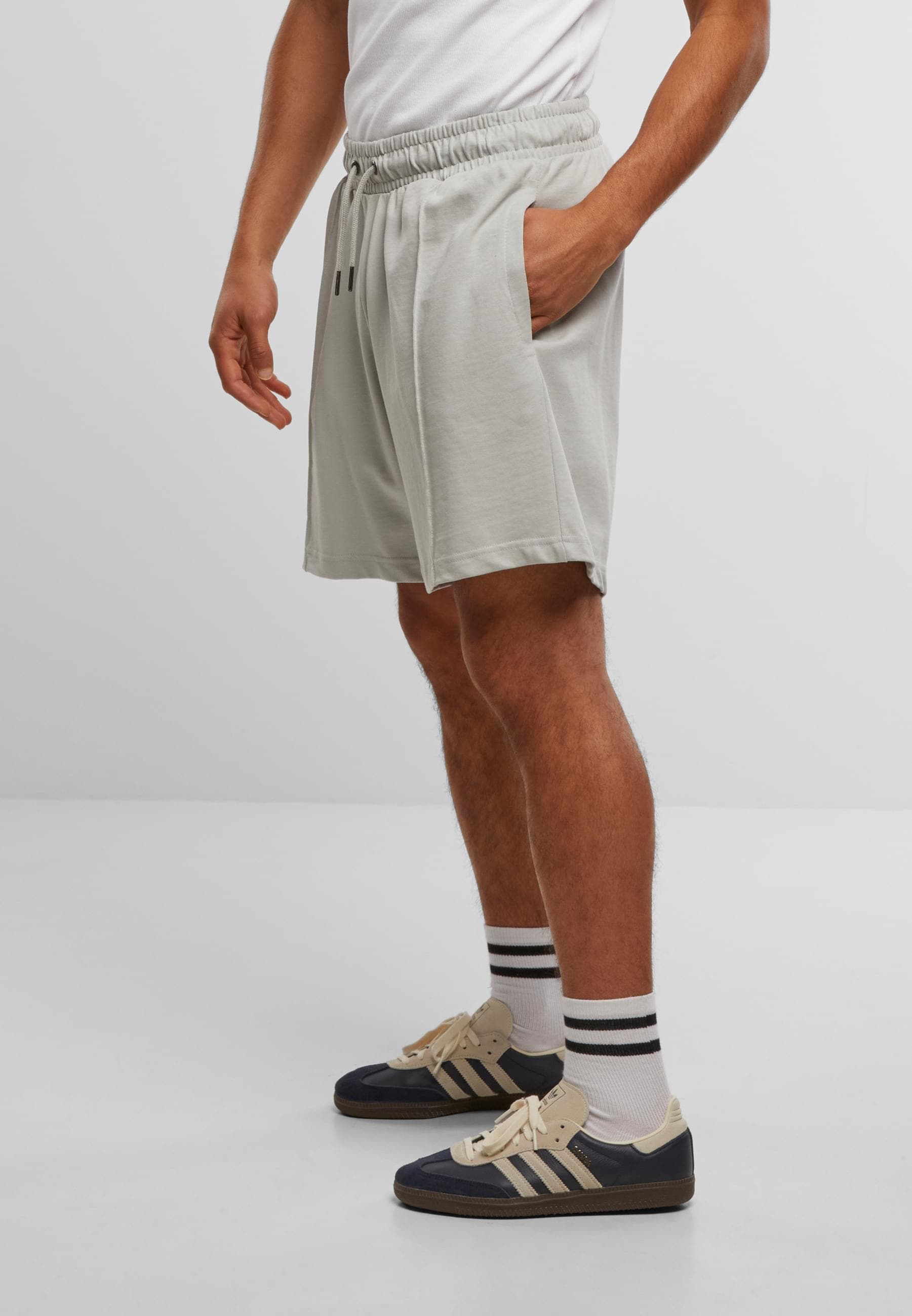 URBAN CLASSICS Sweatshorts »Urban Classics Heavy Jersey Pintuck Track Shorts«, (1 tlg.)