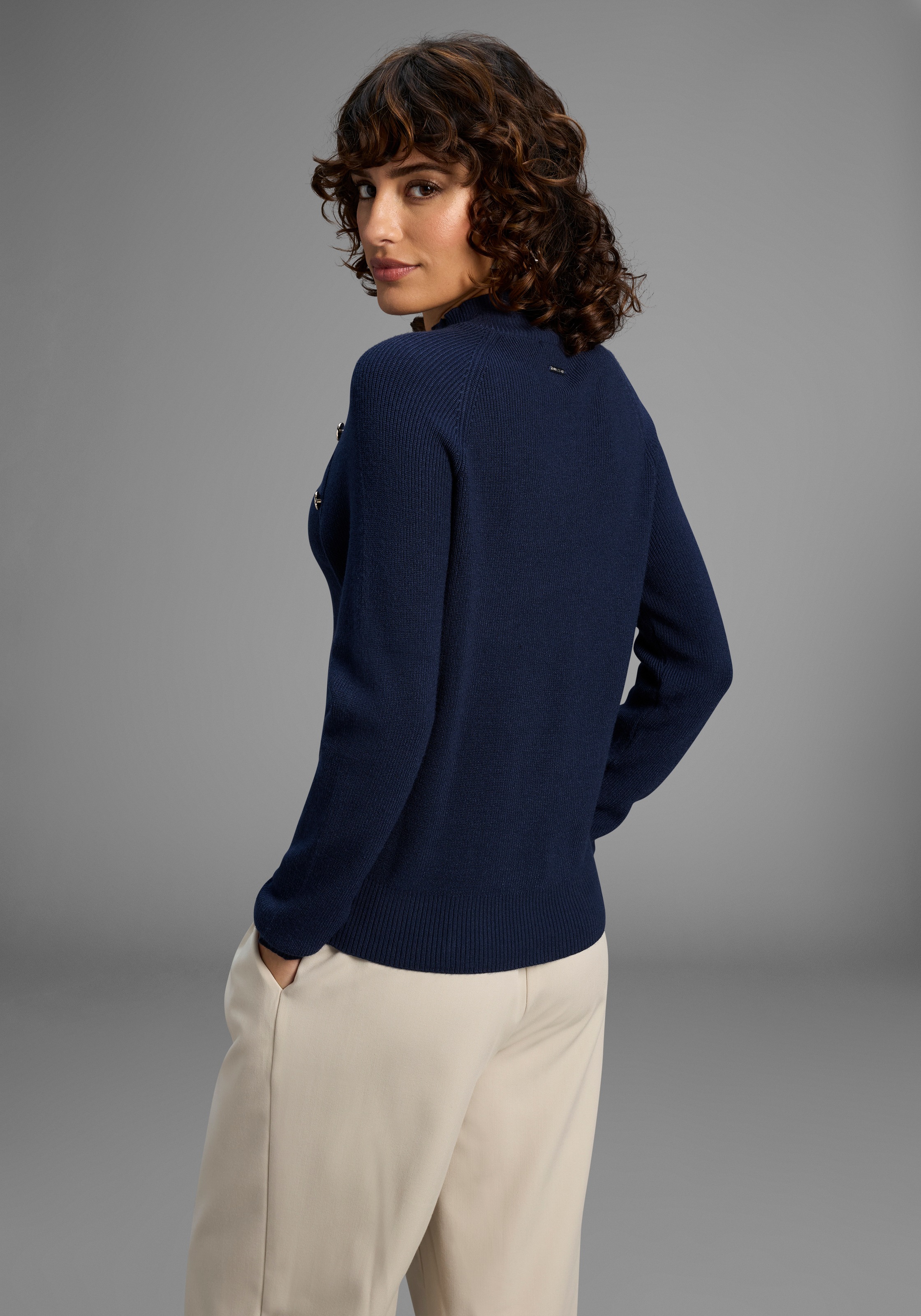Laura Scott Strickpullover, mit Knopfdetail und Stehkragen