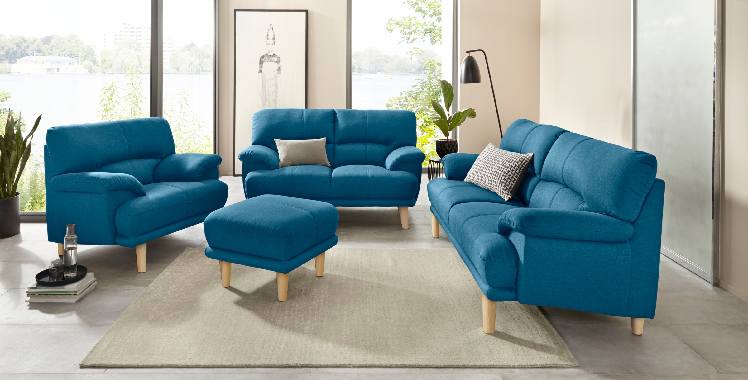 TRENDMANUFAKTUR 3-Sitzer »Cecilia, Sofa in italienischem Design«, mit tollem Sitzkomfort, extrabequeme Armlehnen, Holzfüße