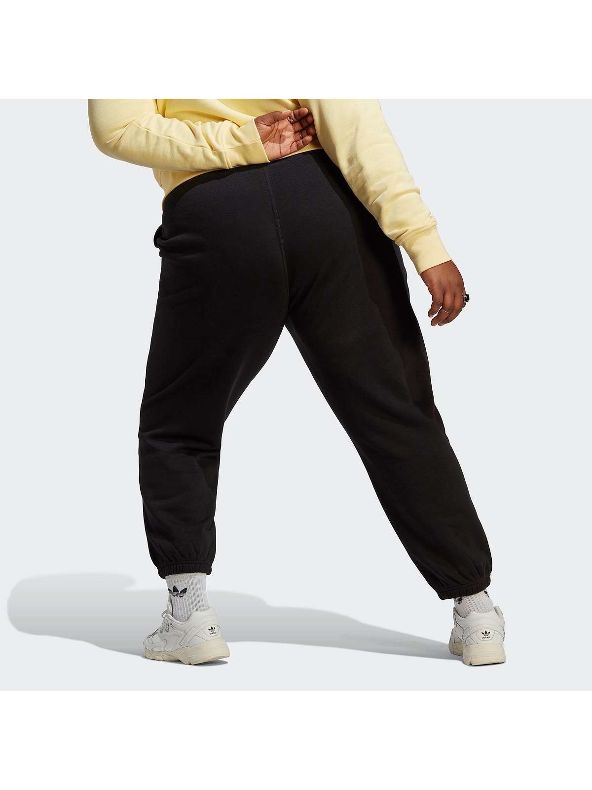 adidas Originals Sporthose »Große Größen«, Elastisches Bündchen mit Kordelzug