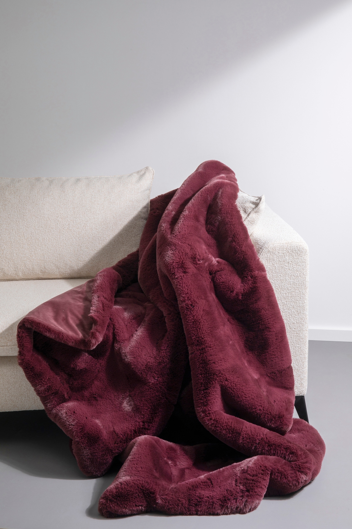Kare Design Tagesdecke »Wohndecke Mika, Kunstfelldecke, 150x200 cm« flauschig und warm