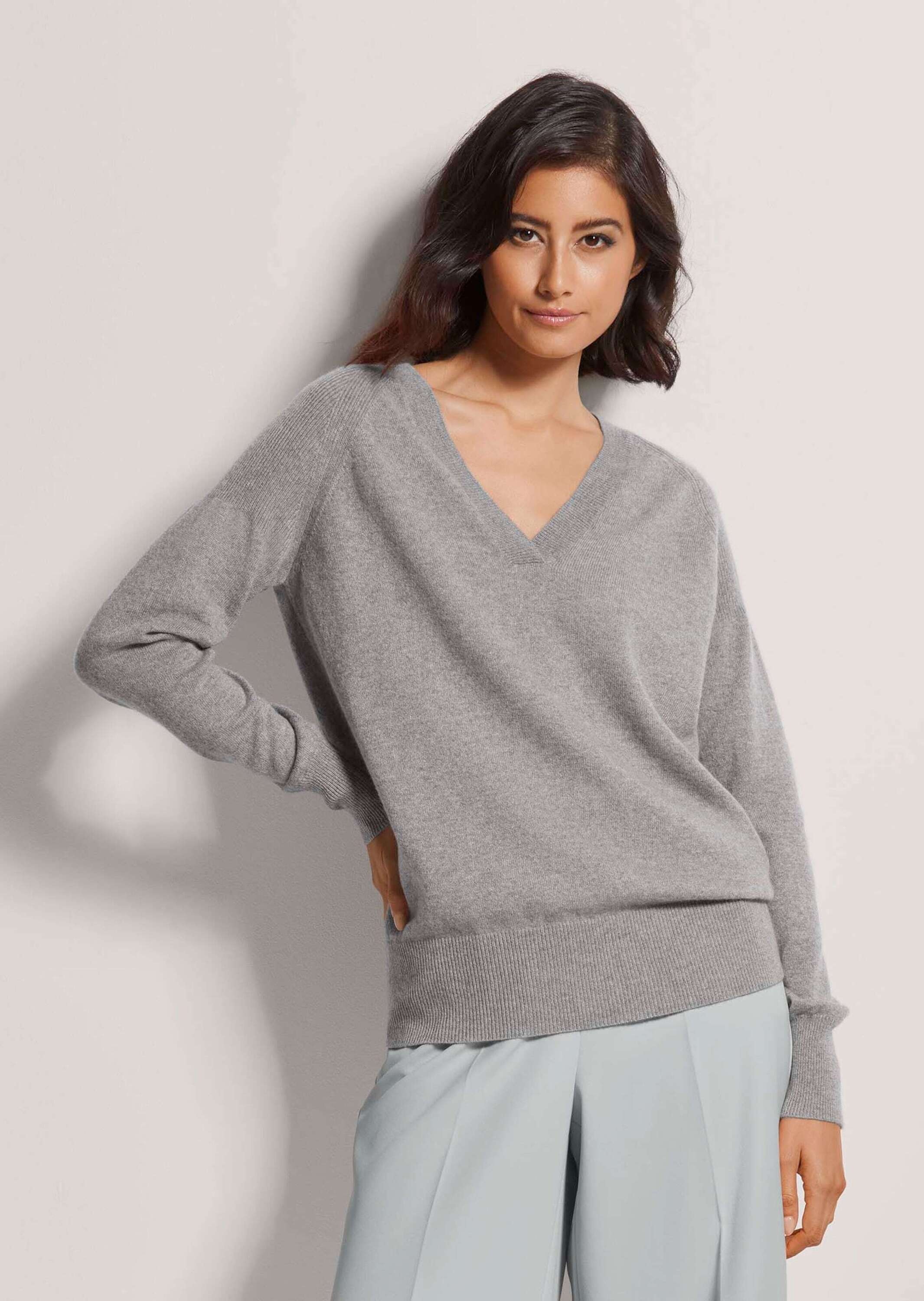 Thumbnail - MADELEINE Longpullover "Pullover Kaschmirpullover mit V-Ausschnitt" Edles Maschenbild