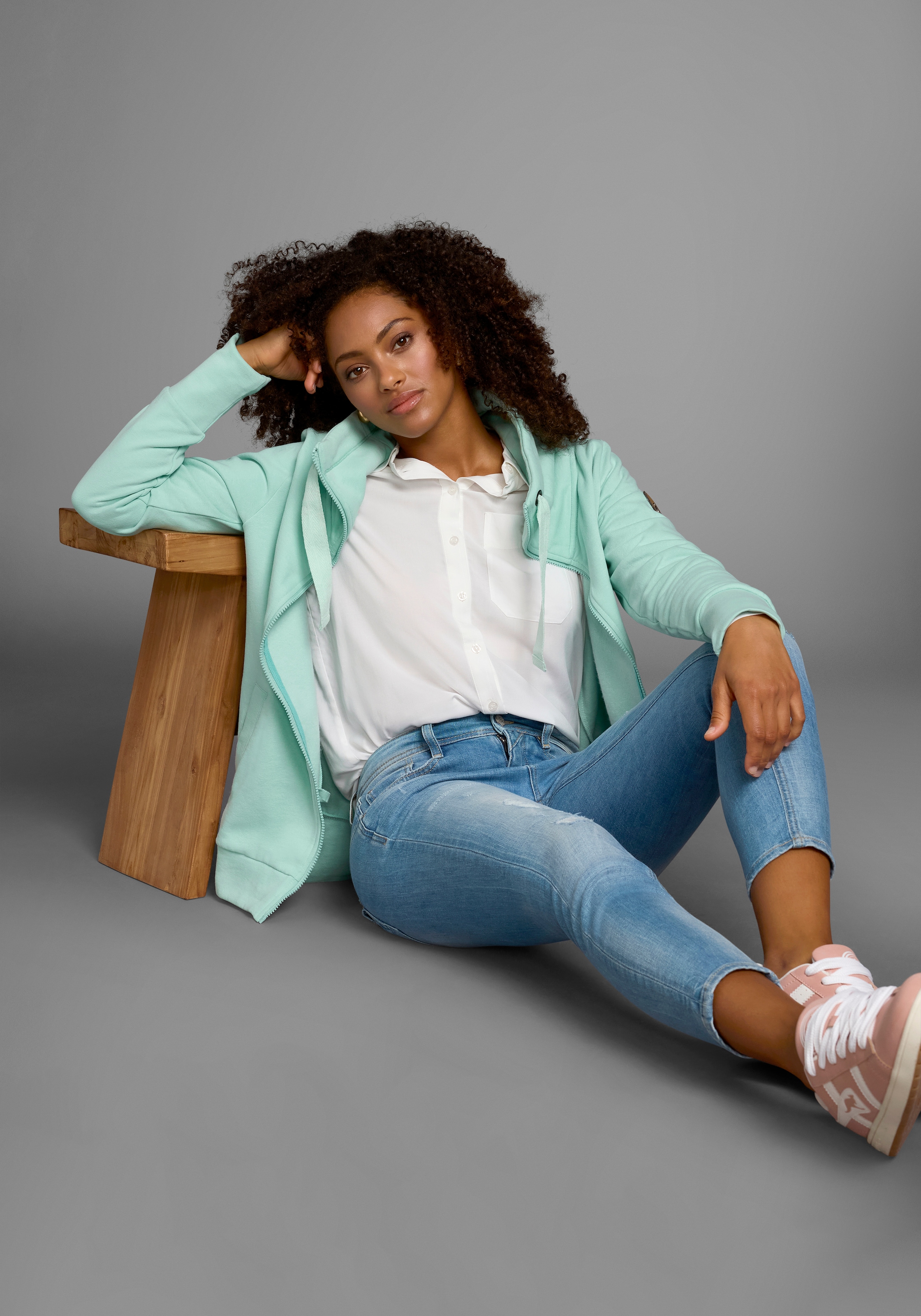 Ocean Sportswear Sweatjacke, mit voluminösem hohem Kragen