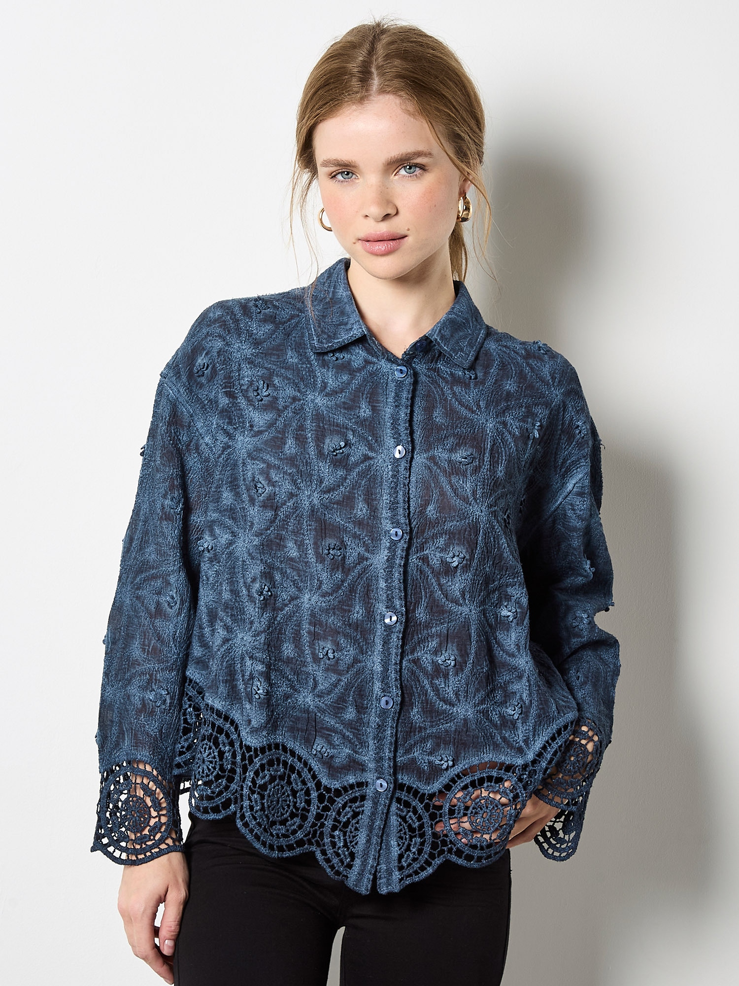 Apricot Klassische Bluse »Bluse« mit Stickerei und Spitze