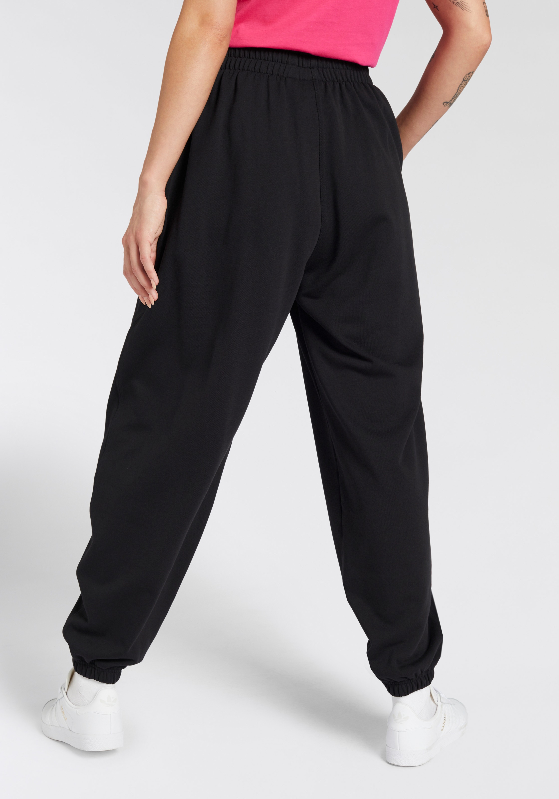 adidas Originals Sporthose "ESS BYFR JOGGER", (1 tlg.), Boyfriend Style, be günstig online kaufen