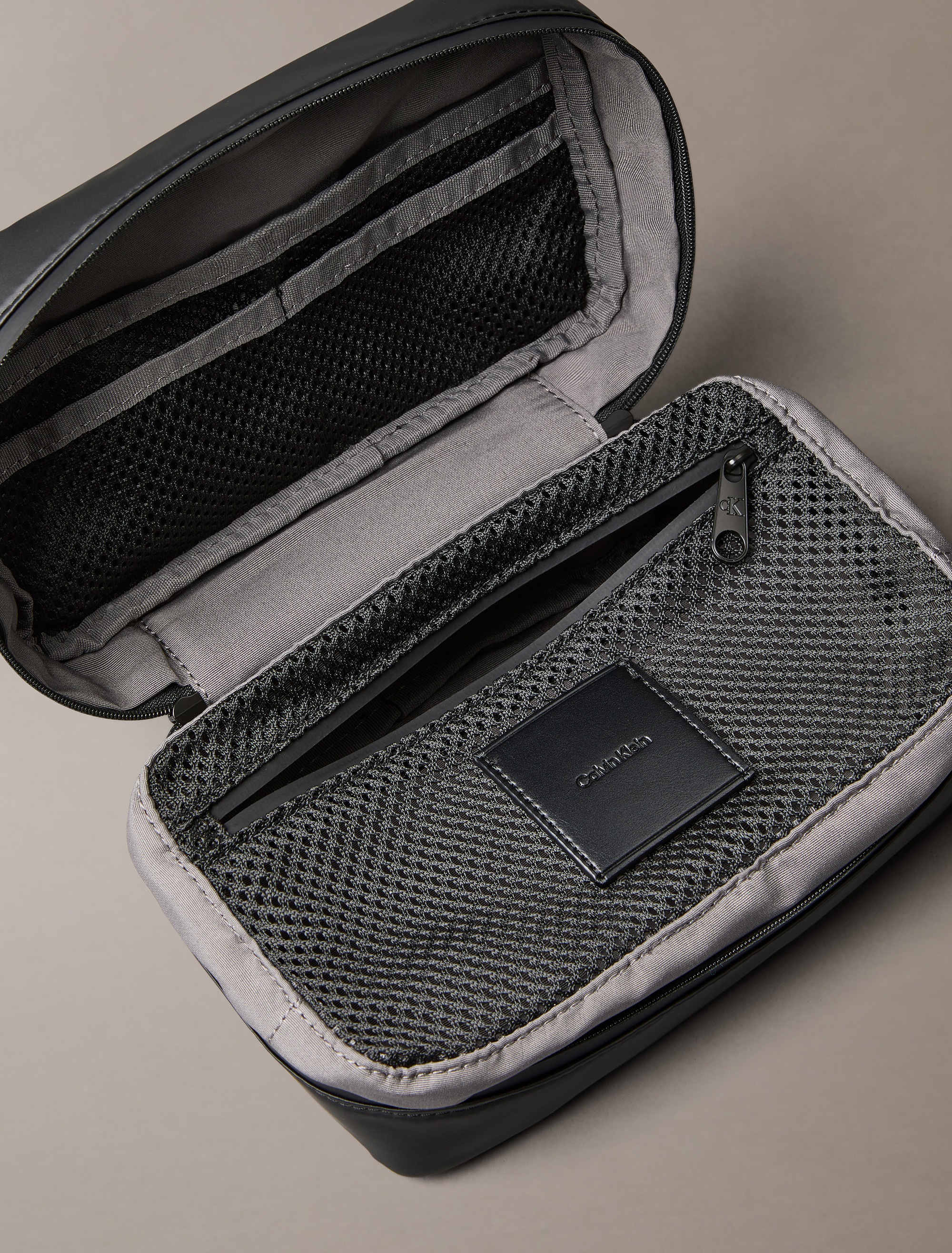 Calvin Klein Kulturbeutel »UTILITY DOPP KIT W/ HANGER«, Waschtasche, Toilettenbeutel, Kulturtasche