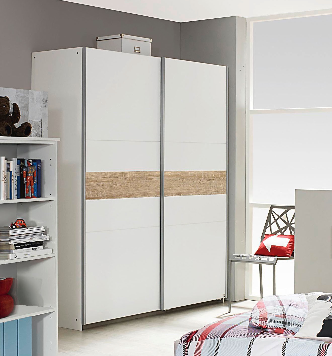 rauch Schwebetürenschrank »Kleiderschrank Schrank Garderobe Kinderzimmerschrank NOOSA«, mit Bauchbinde in Absetzfarbe sowie Metallgriffleisten MADE IN GERMANY