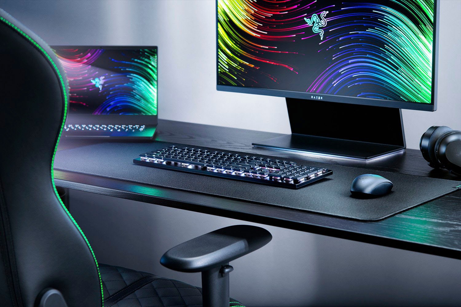 RAZER Gaming-Tastatur »Deathstalker V2 Pro«, (Gaming-Modus-Multimedia-Tasten-Profil-Speicher-Funktionstasten-USB-Anschluss-ergonomische Form-Ziffernblock)