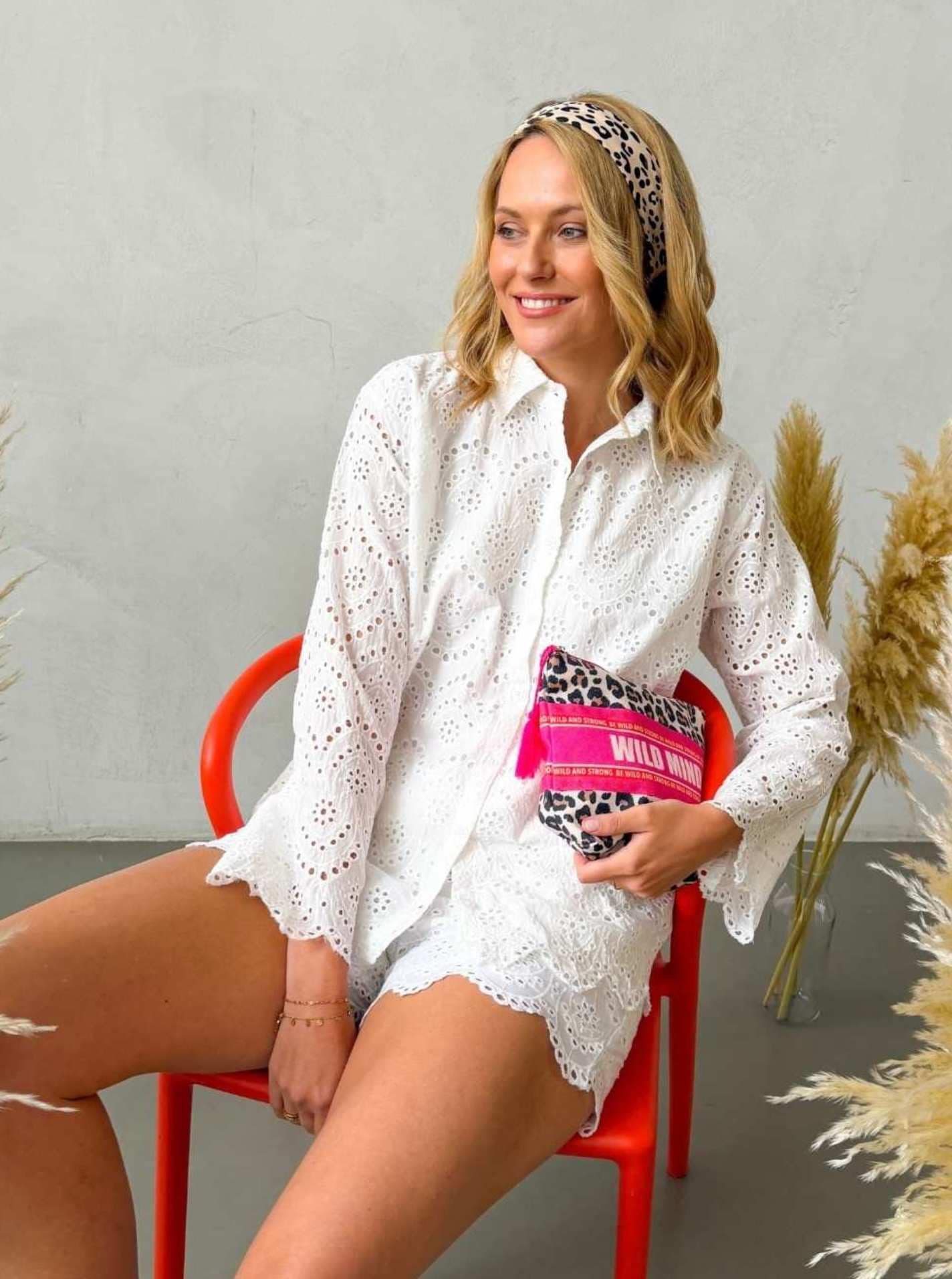 Zwillingsherz Kurzarmbluse »"Lochstickerei"« langarm, mit Kragen, Lochspitze, Knopfleiste