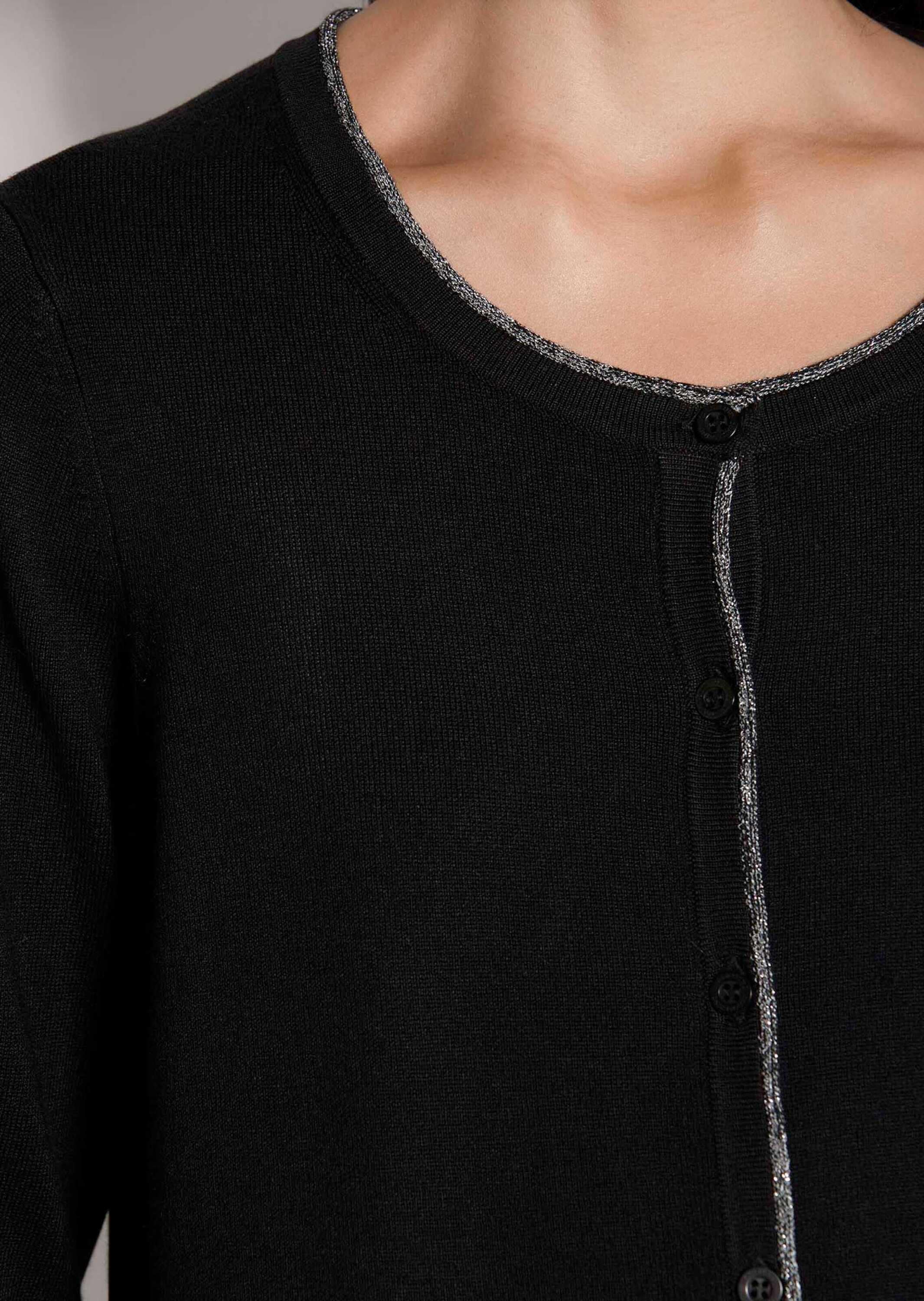 MADELEINE Strickjacke »Strickjacke Lockere Feinstrick-Jacke mit Kontrasten« Schmale Glanzstreifen an Abschlüssen