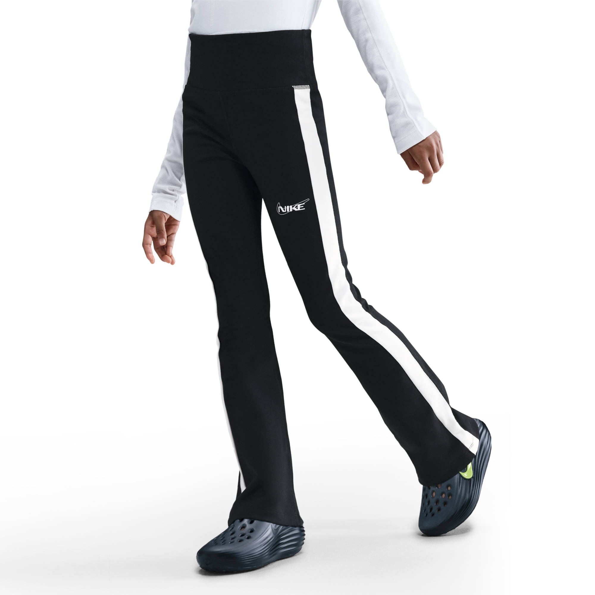 Nike Sportswear Shorts "G Nsw Clssc Tght Flare Gx Star" Für Mädchen Und Jugendliche