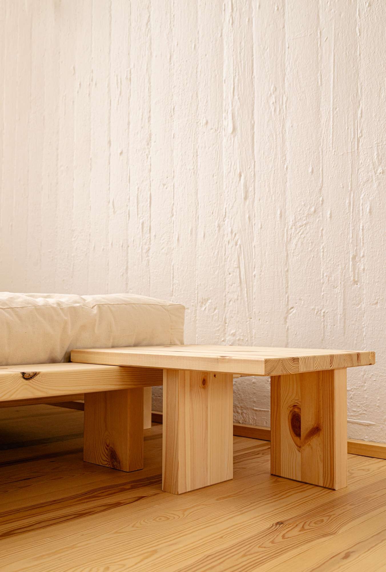 Karup Design Nachttisch »Japan Bett-Tisch, FSC®-zertifiziertes Massivholz,made in Europe«, Speziell für das Japan-Bett entworfen – perfekt integriert & passend